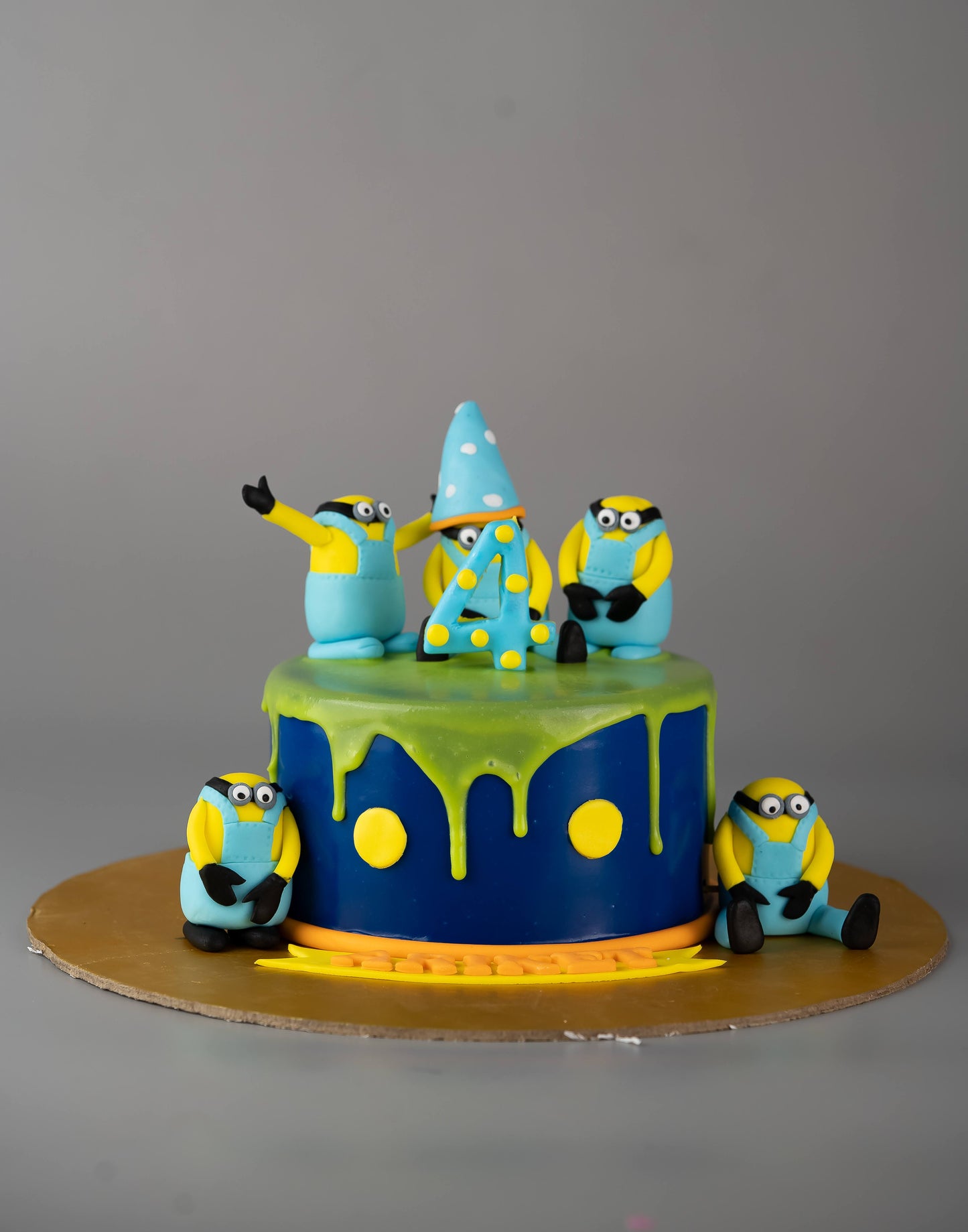 Minions Theme Blue Cake - Creme Castle