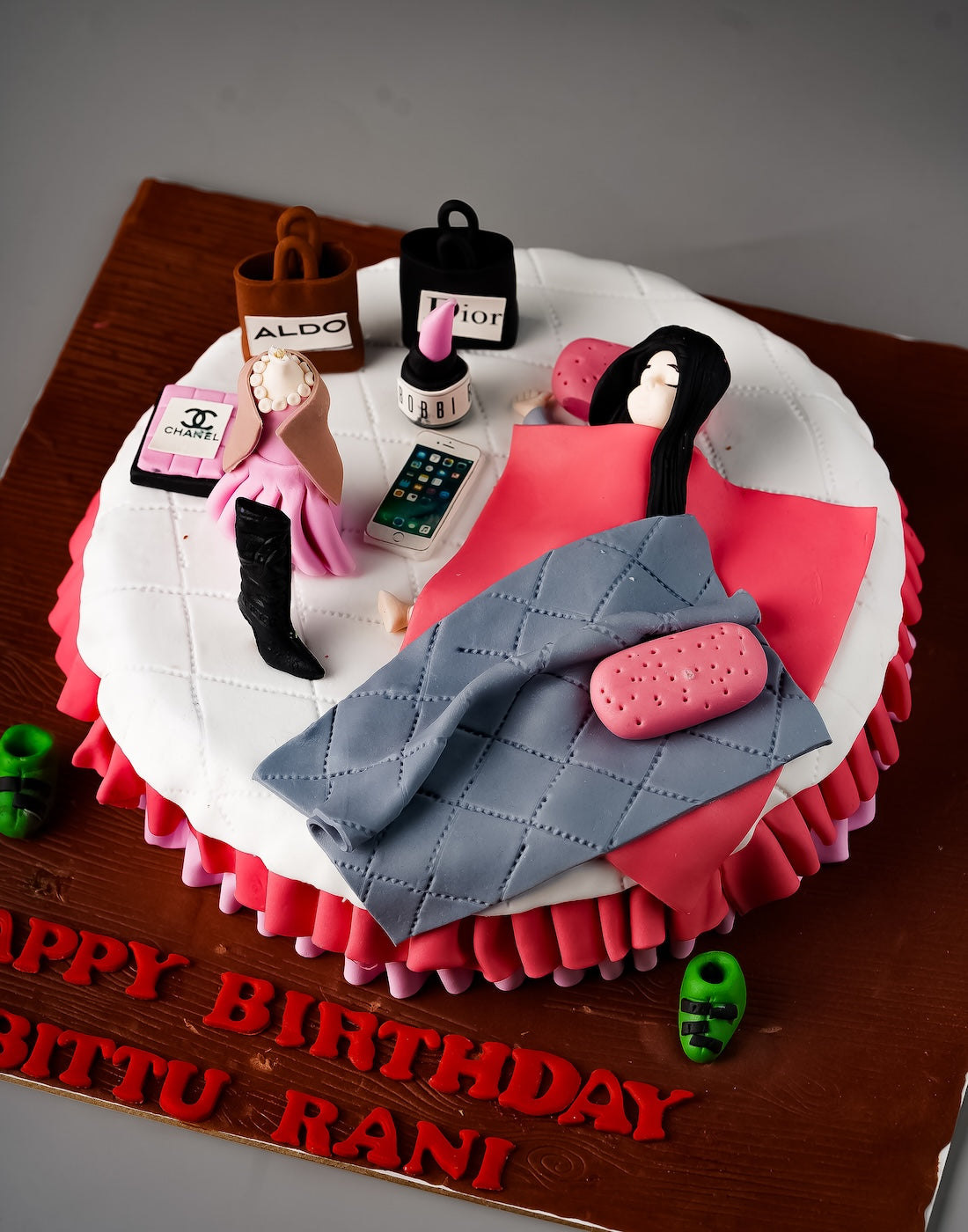 Sleepy Girl Theme Cake - Creme Castle