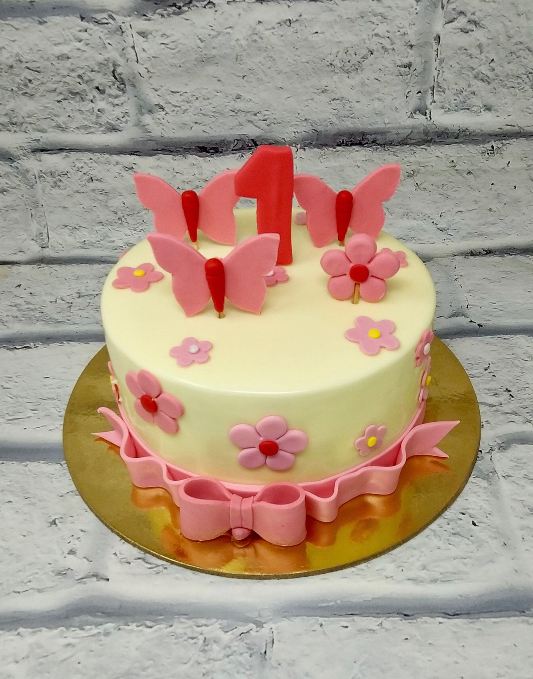 Butterfly Theme Cake in Pink by Creme Castle