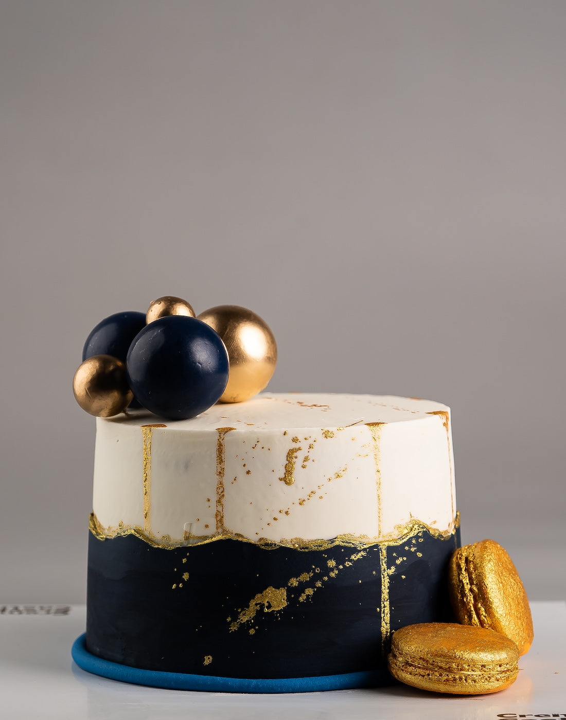 Gold Splash Blue Cake