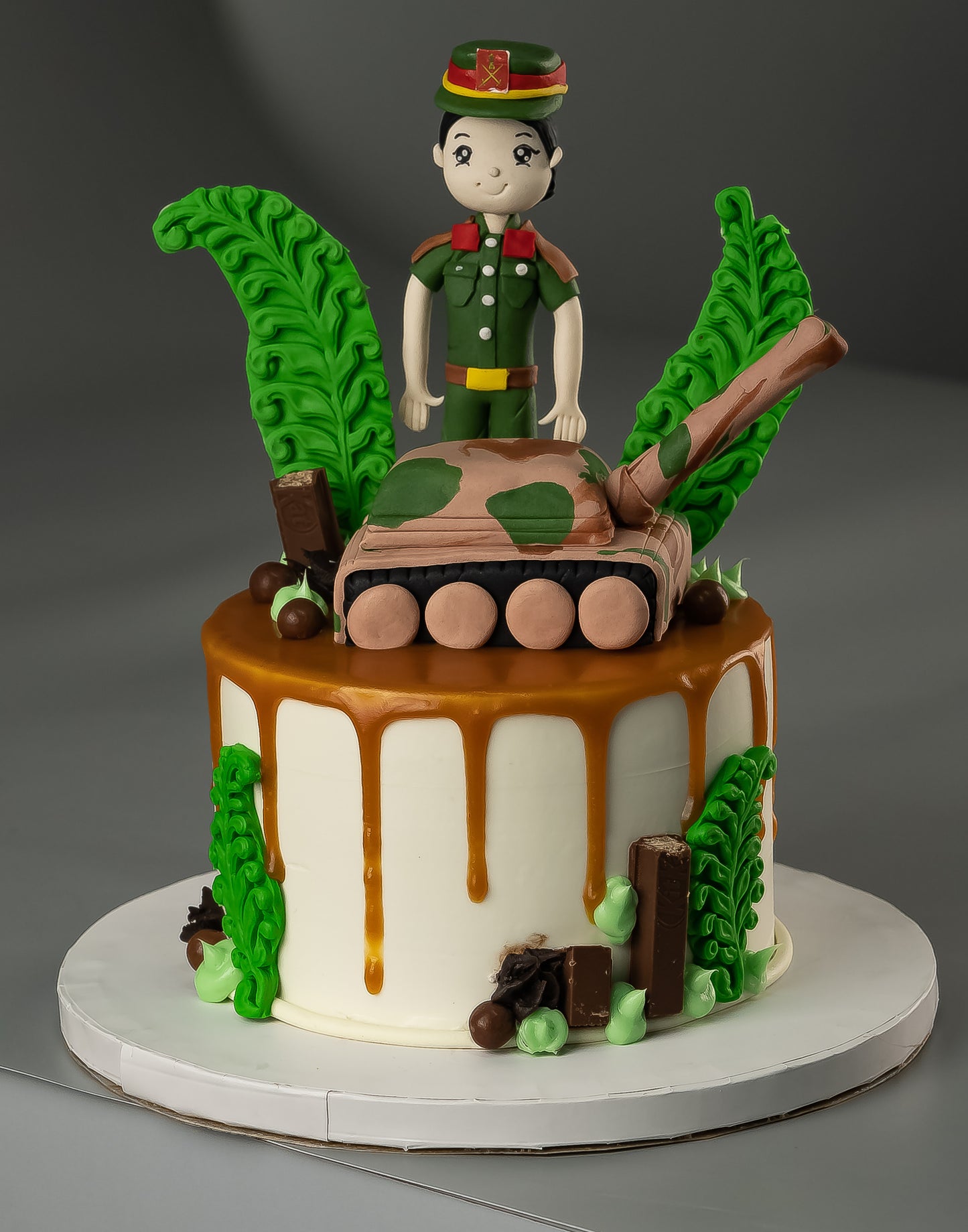 Army Tank Cake - Creme Castle