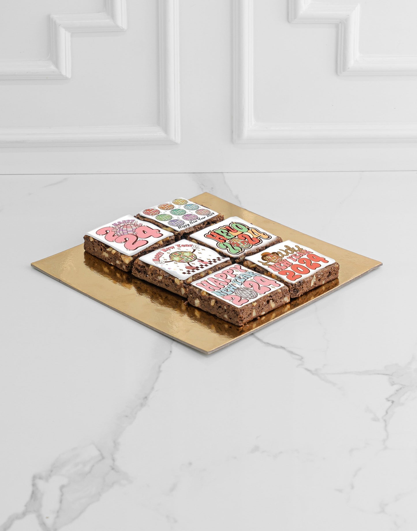 New Year Brownies 6 Pcs Creme Castle