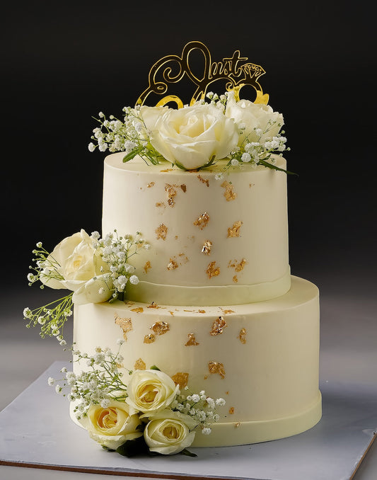 Ivory Gold Wedding cake | Creme Castle