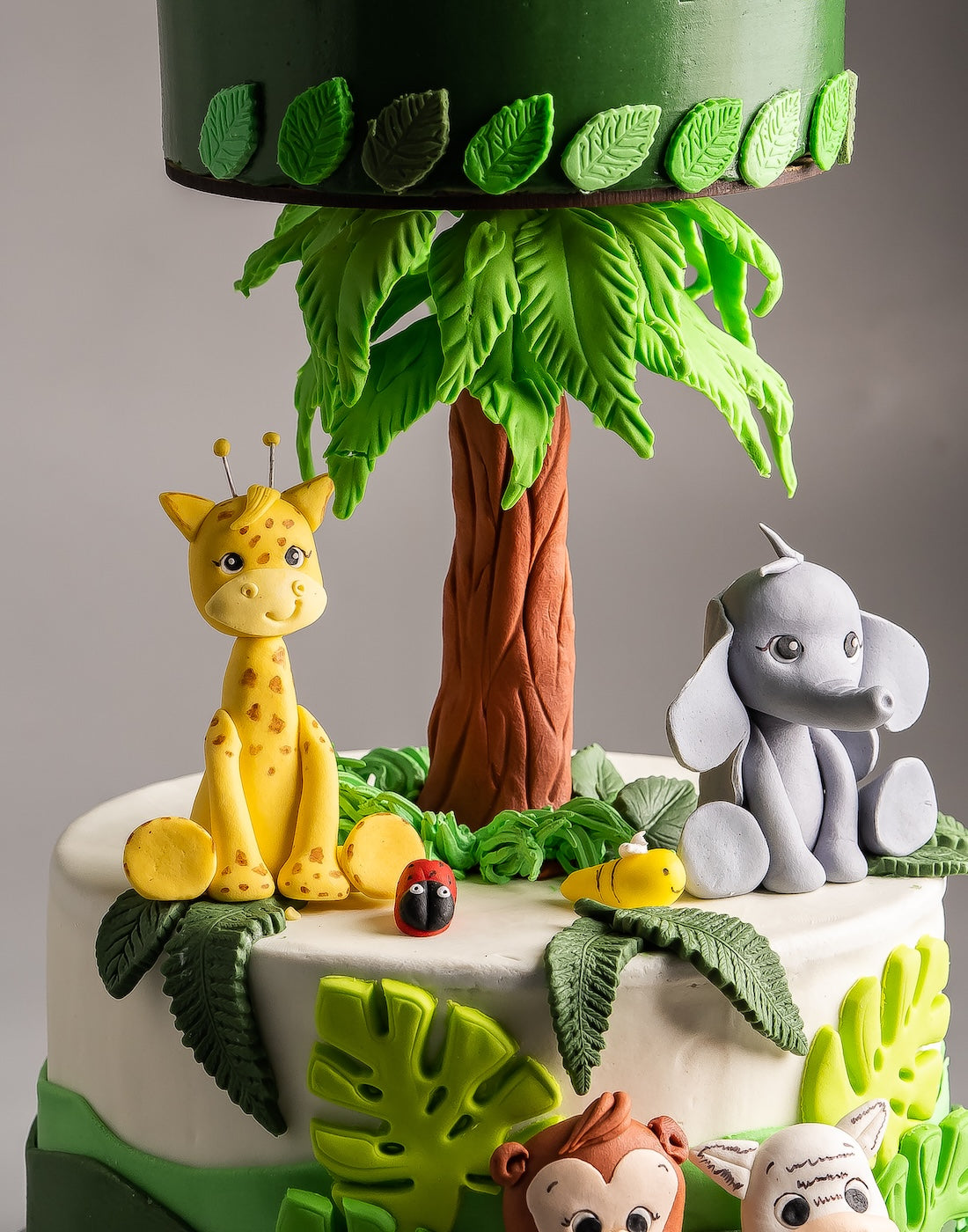 Jungle Anti Gravity Cake Creme Castle