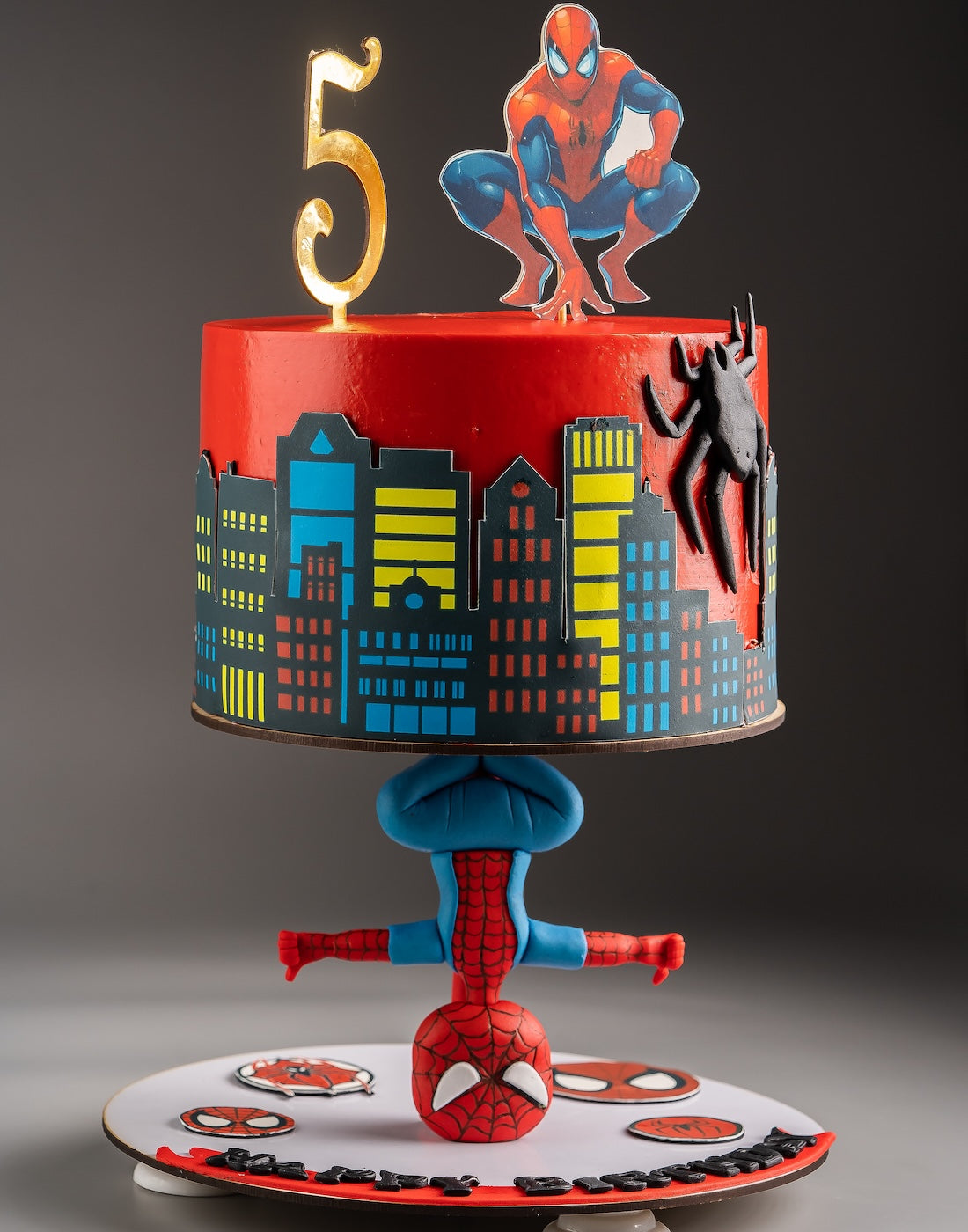 Spiderman Anti Gravity Cake Creme Castle