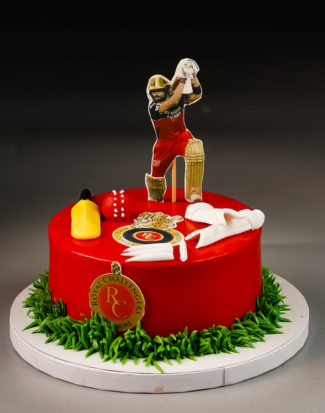 RCB Theme Kohli Cake