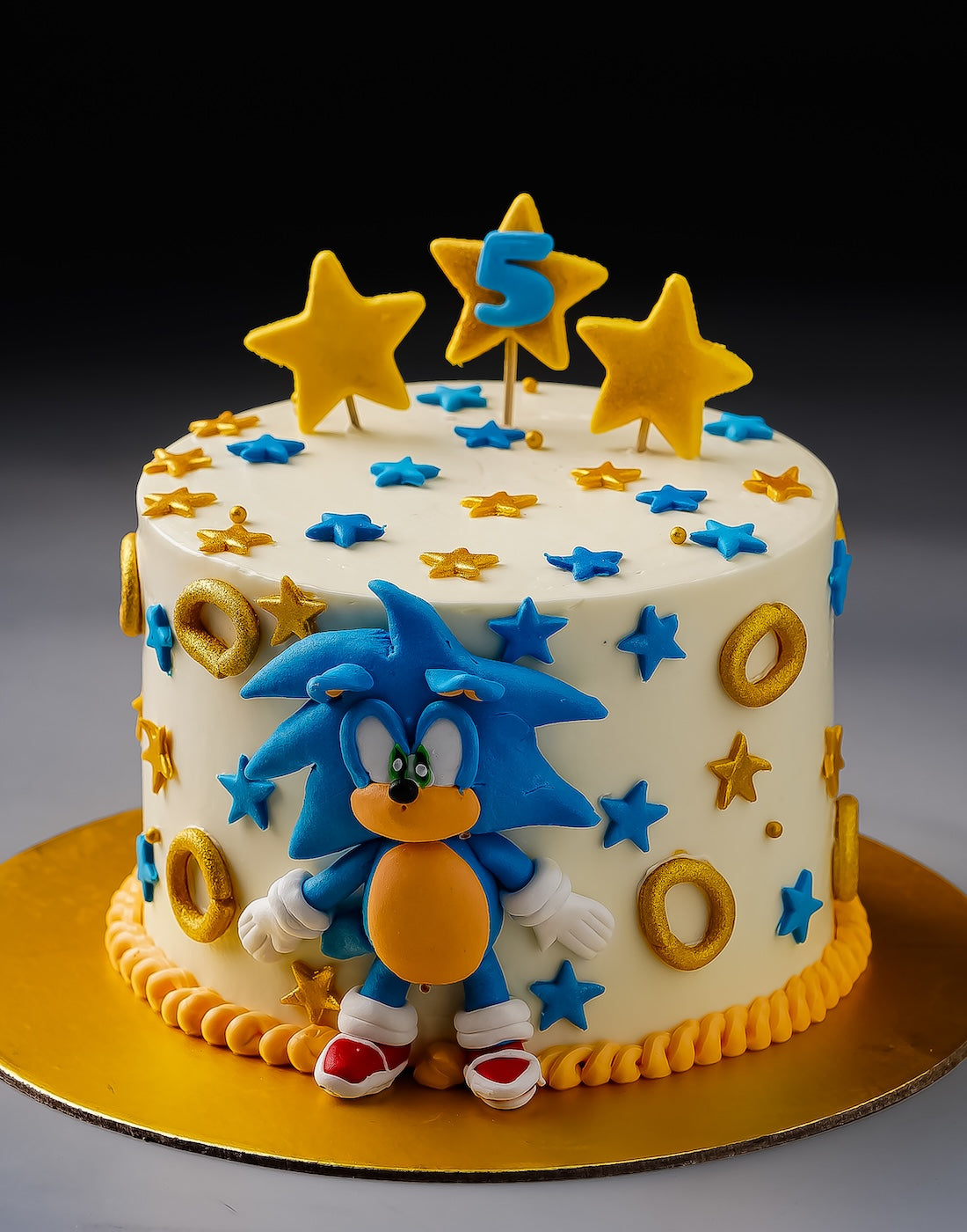 Sonic Theme Hedgehog Cake