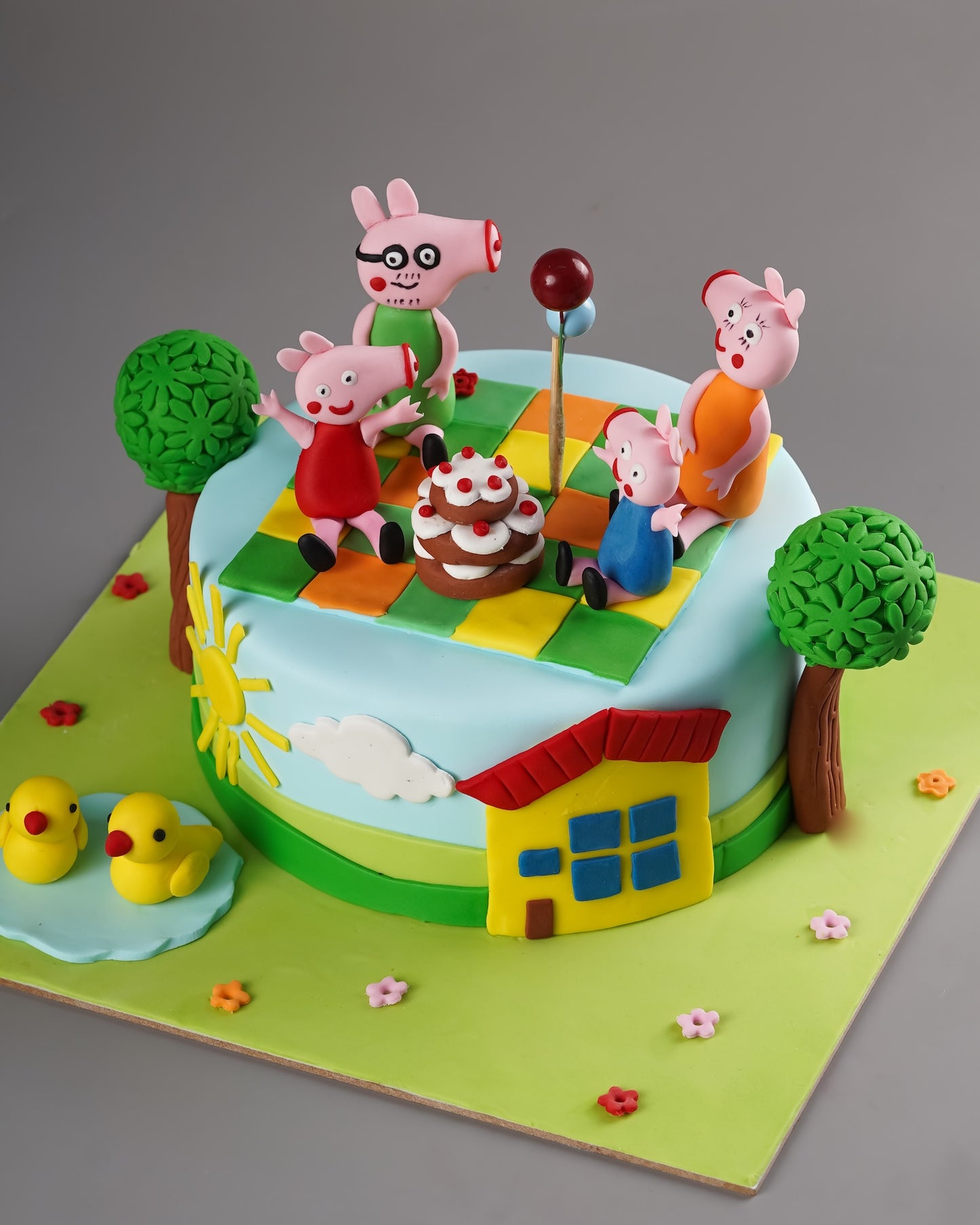 Peppa Pig Picnic Scene Cake