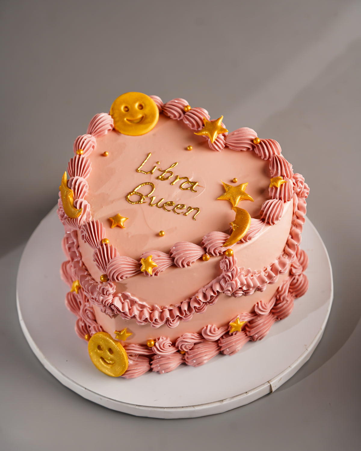 Libra Queen Vintage Heart Cake