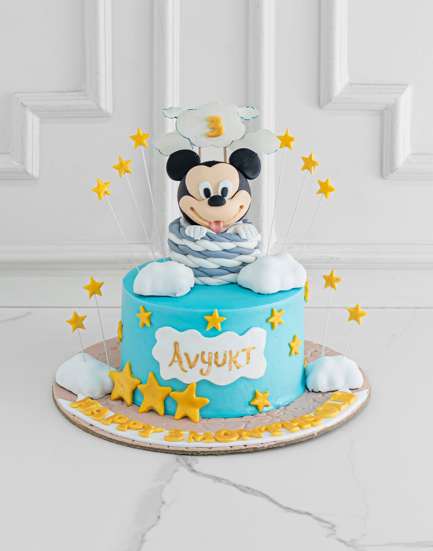 Mickey in Balloon Design Cake - Creme Castle