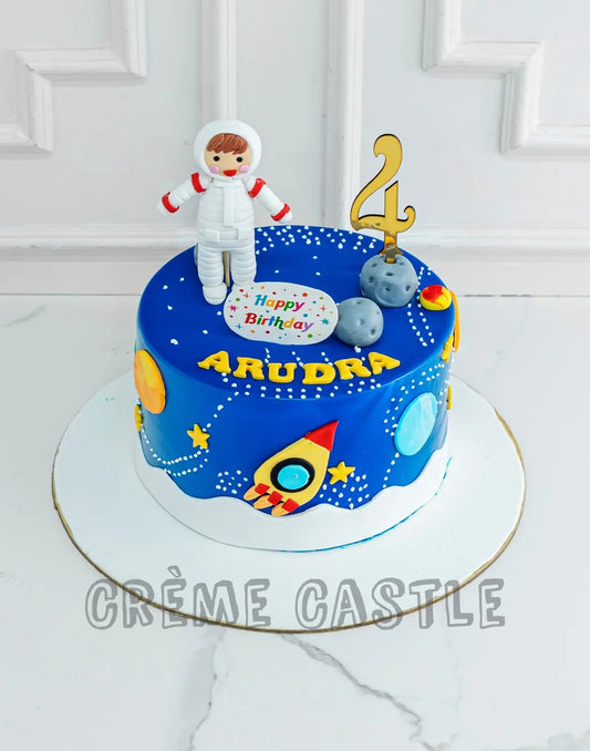Astronaut Space Cake - Creme Castle