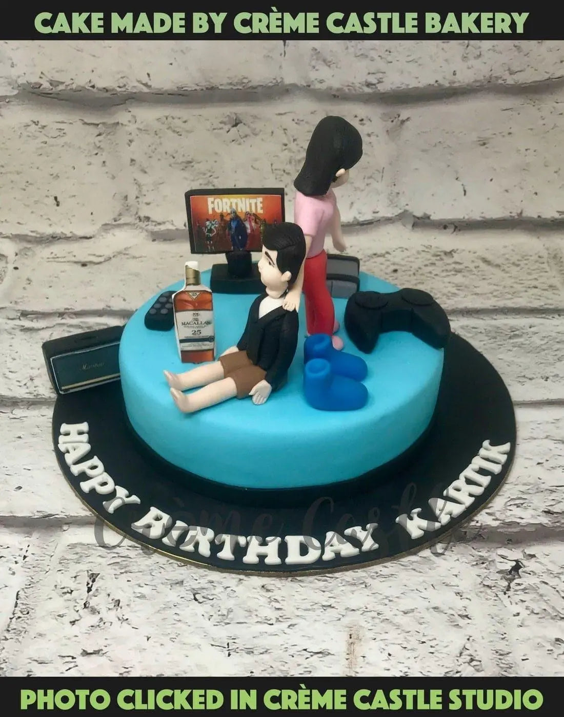 Drunk Couple Design Cake - Creme Castle
