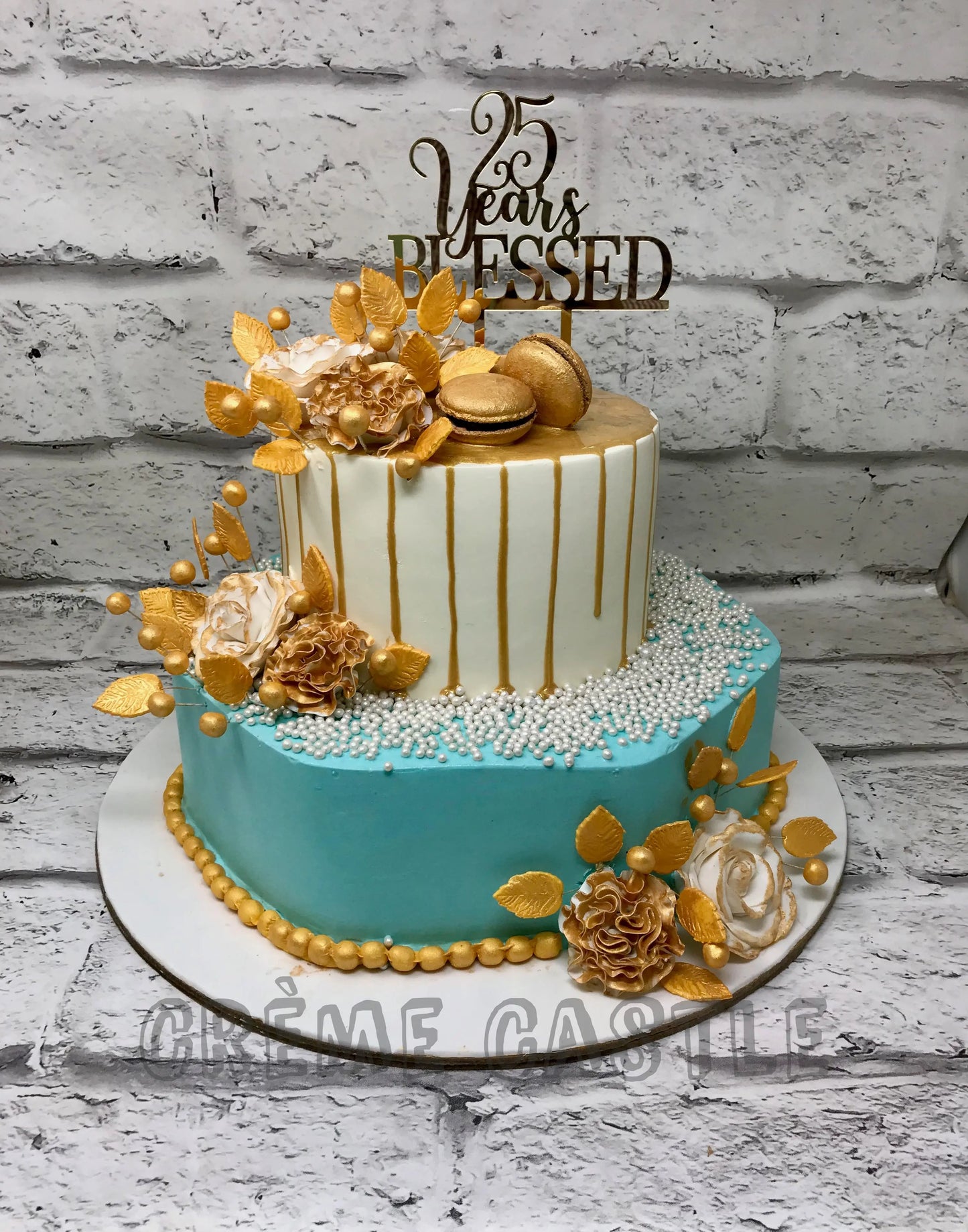 Hexagon Golden Cake