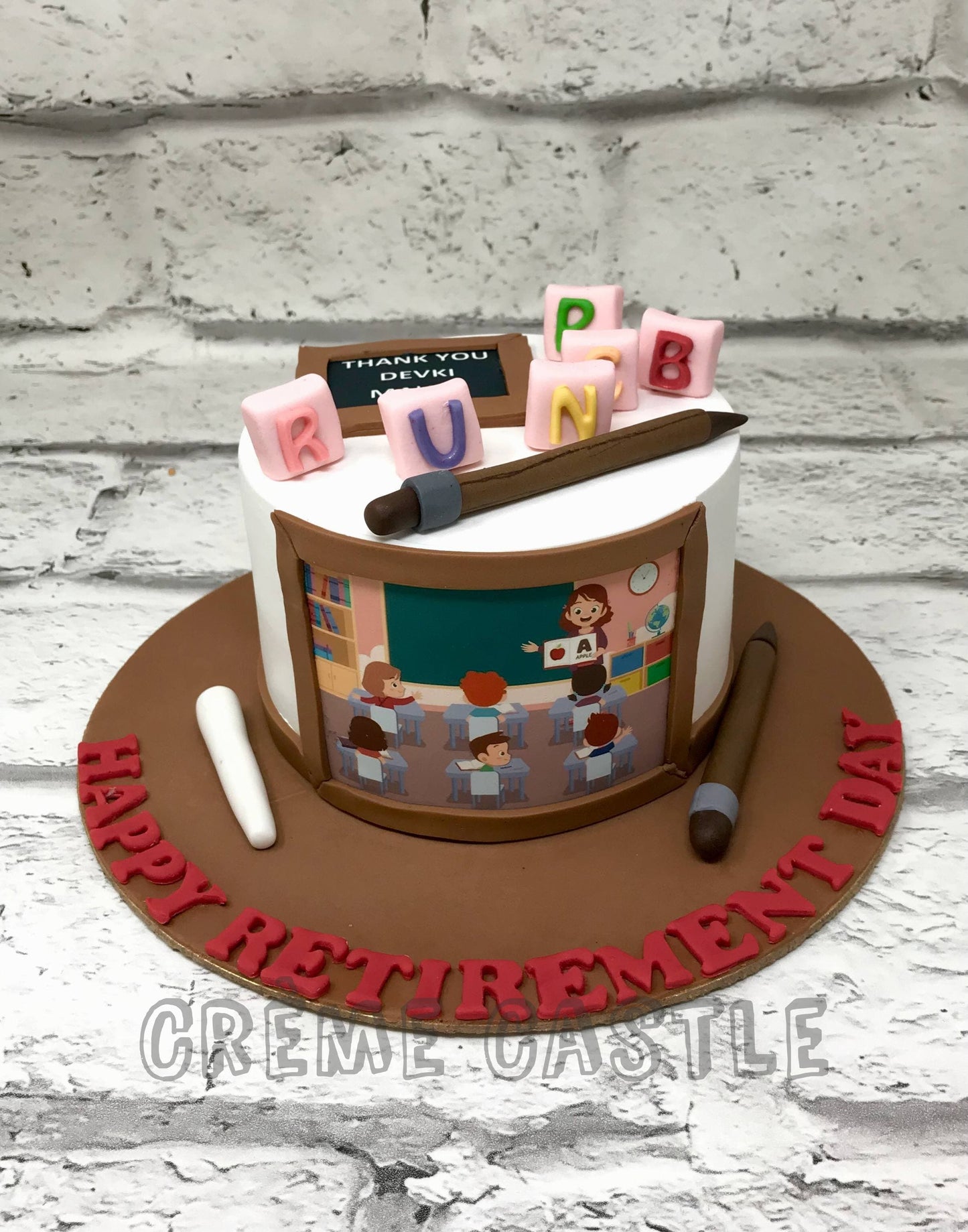 School Blocks Cake Creme Castle