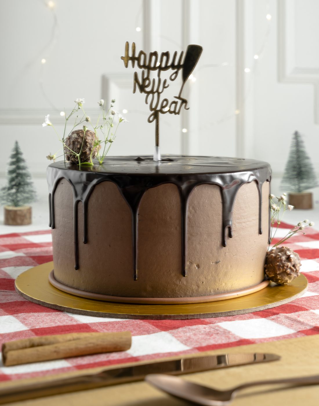 New Years Pullup Cake - Creme Castle
