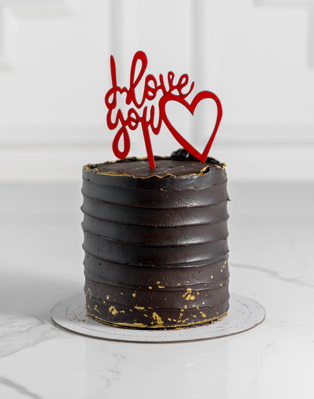 Chocolate Valentine Cake - Creme Castle