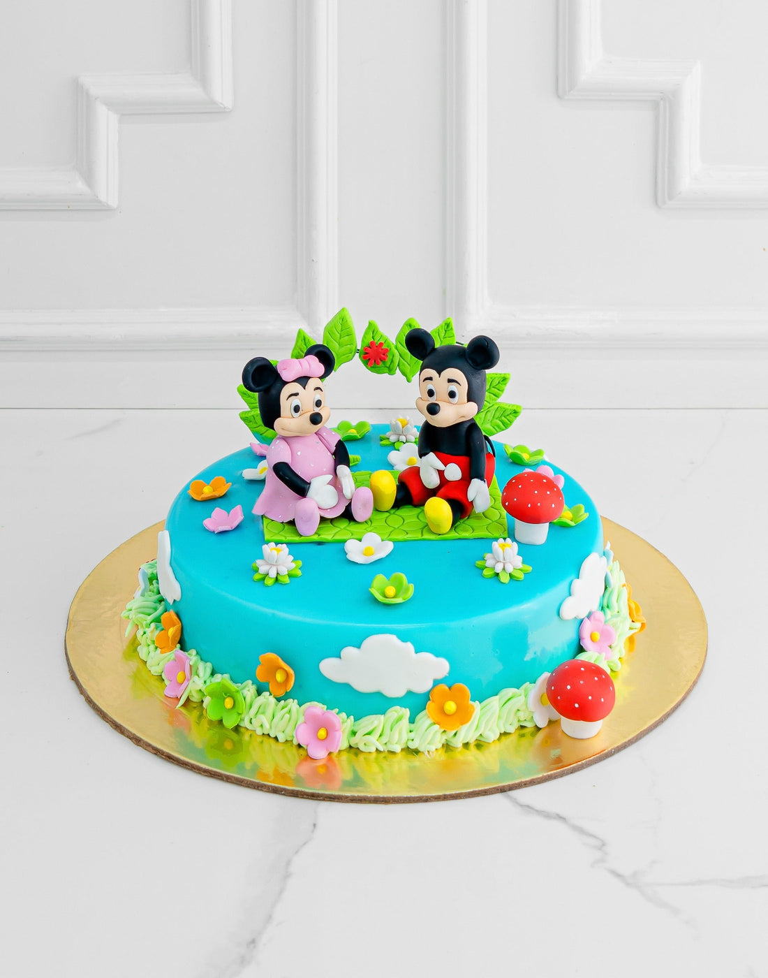 Mickey and Minnie love - Creme Castle