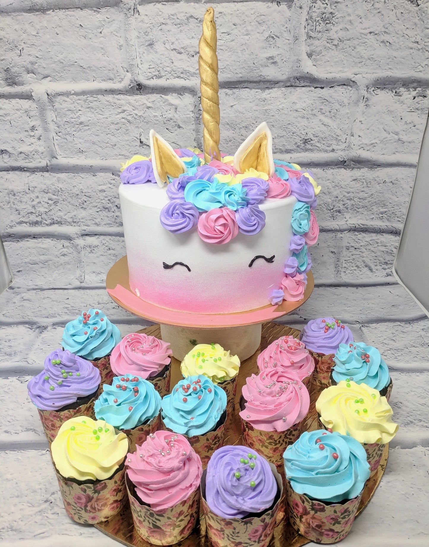 Unicorn Theme Cake - Creme Castle