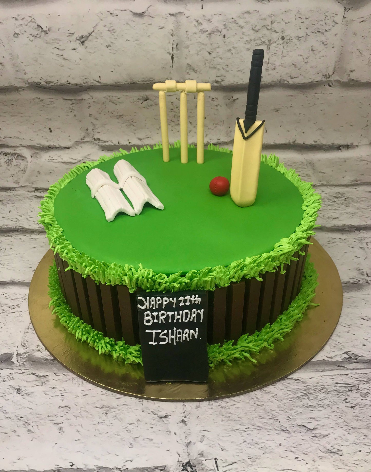 Cricket Cake with Pitch by Creme Castle