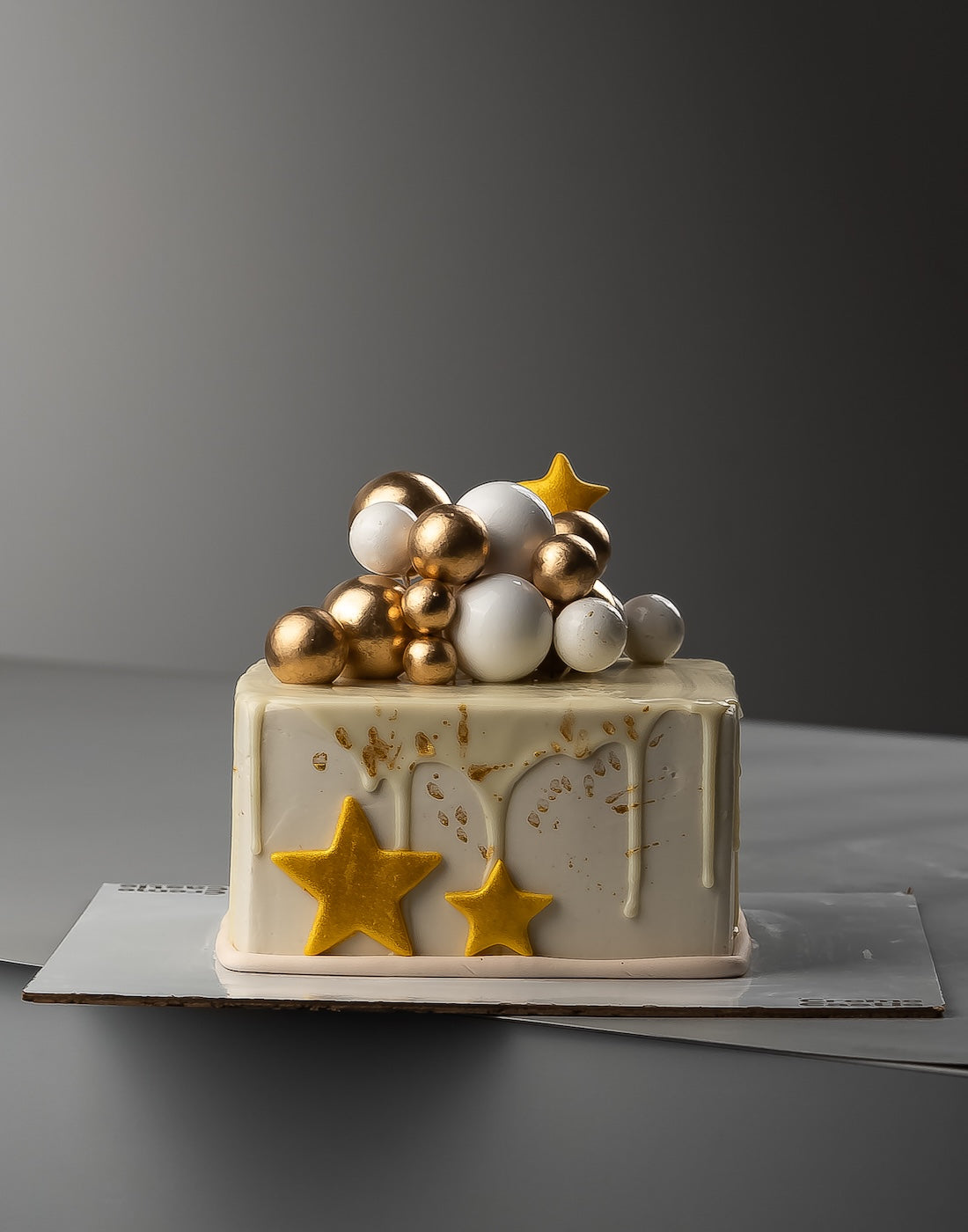 Balls Stars Theme Cake