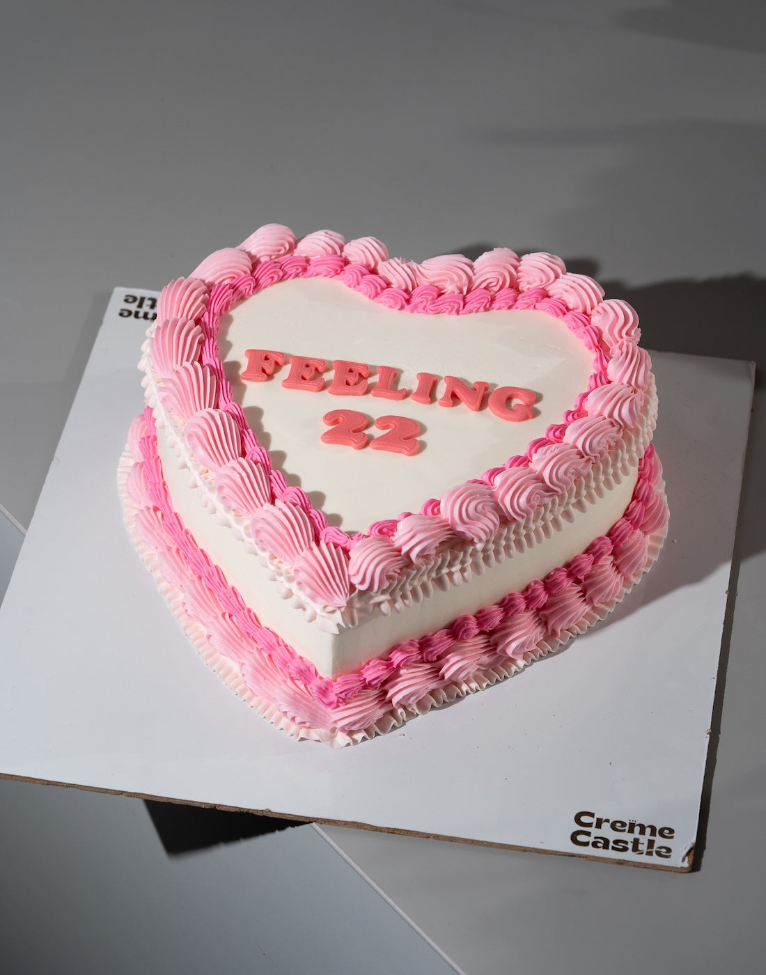 Heart Theme Vintage Cake - Creme Castle