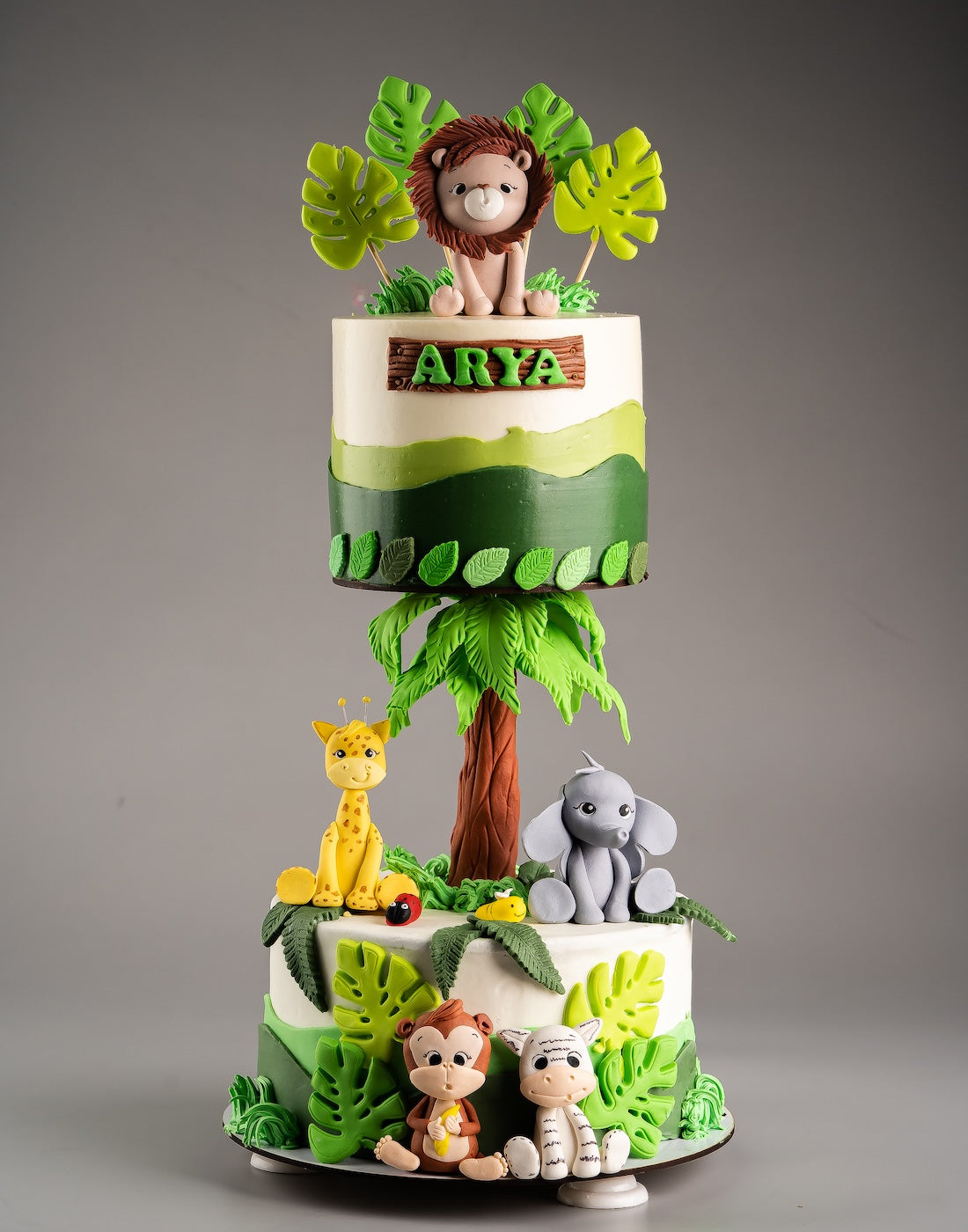 Jungle Anti Gravity Cake - Creme Castle