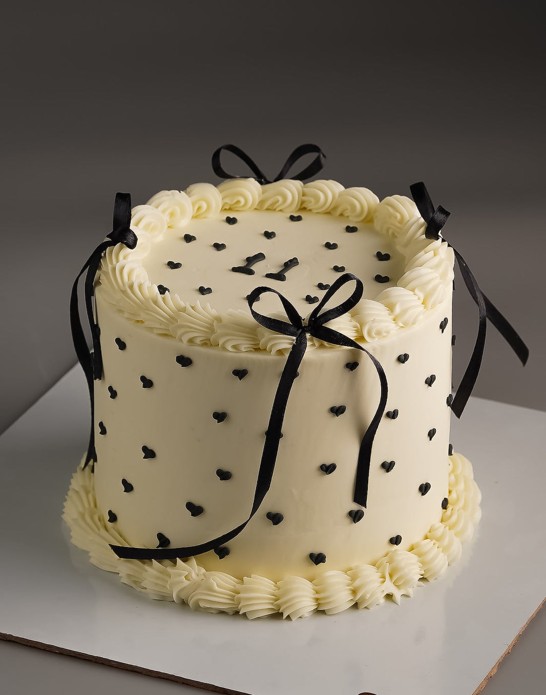 Ribbon Cakes – Creme Castle