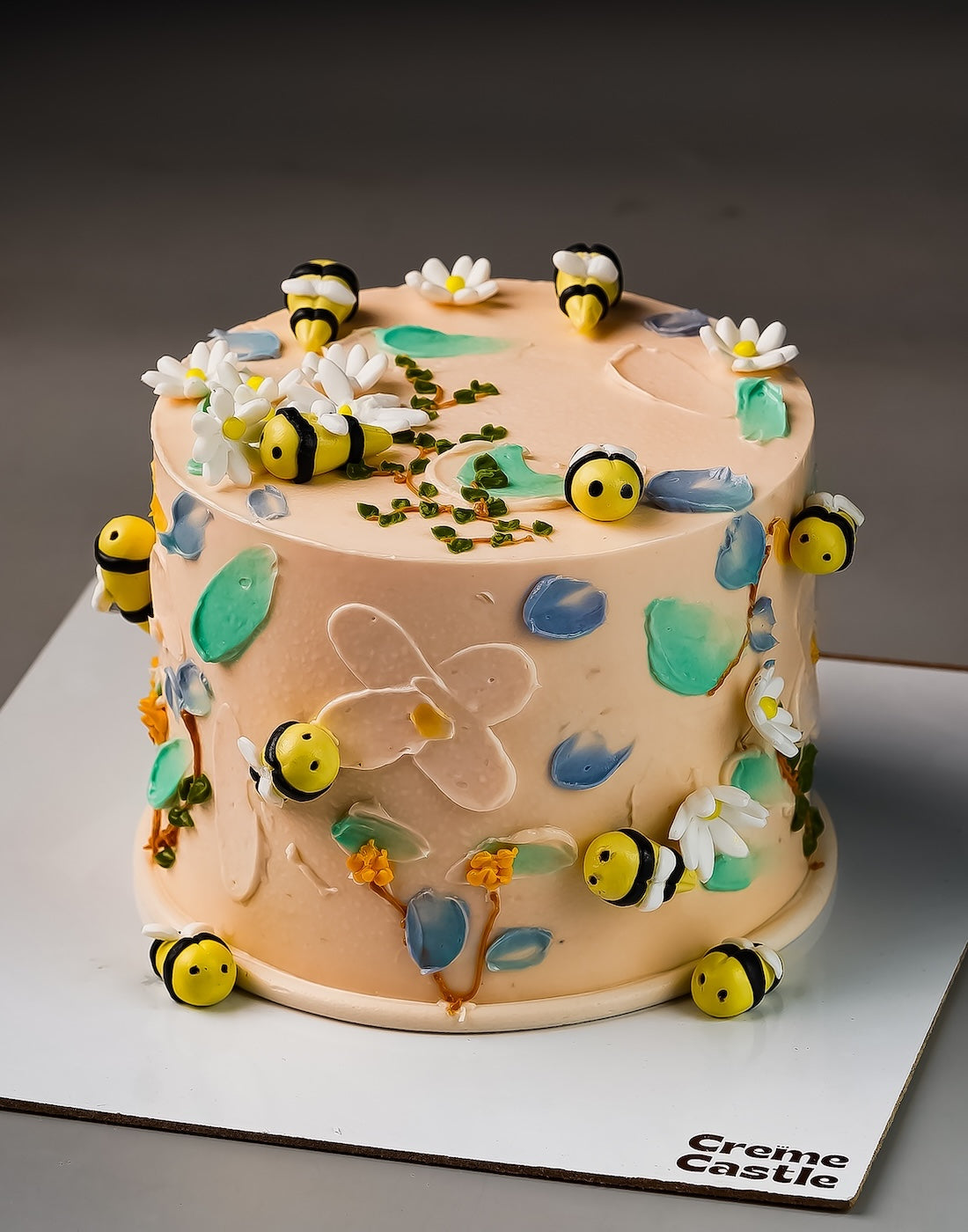 Bee cake