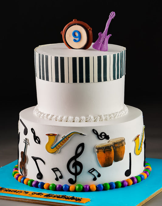 Piano music cake