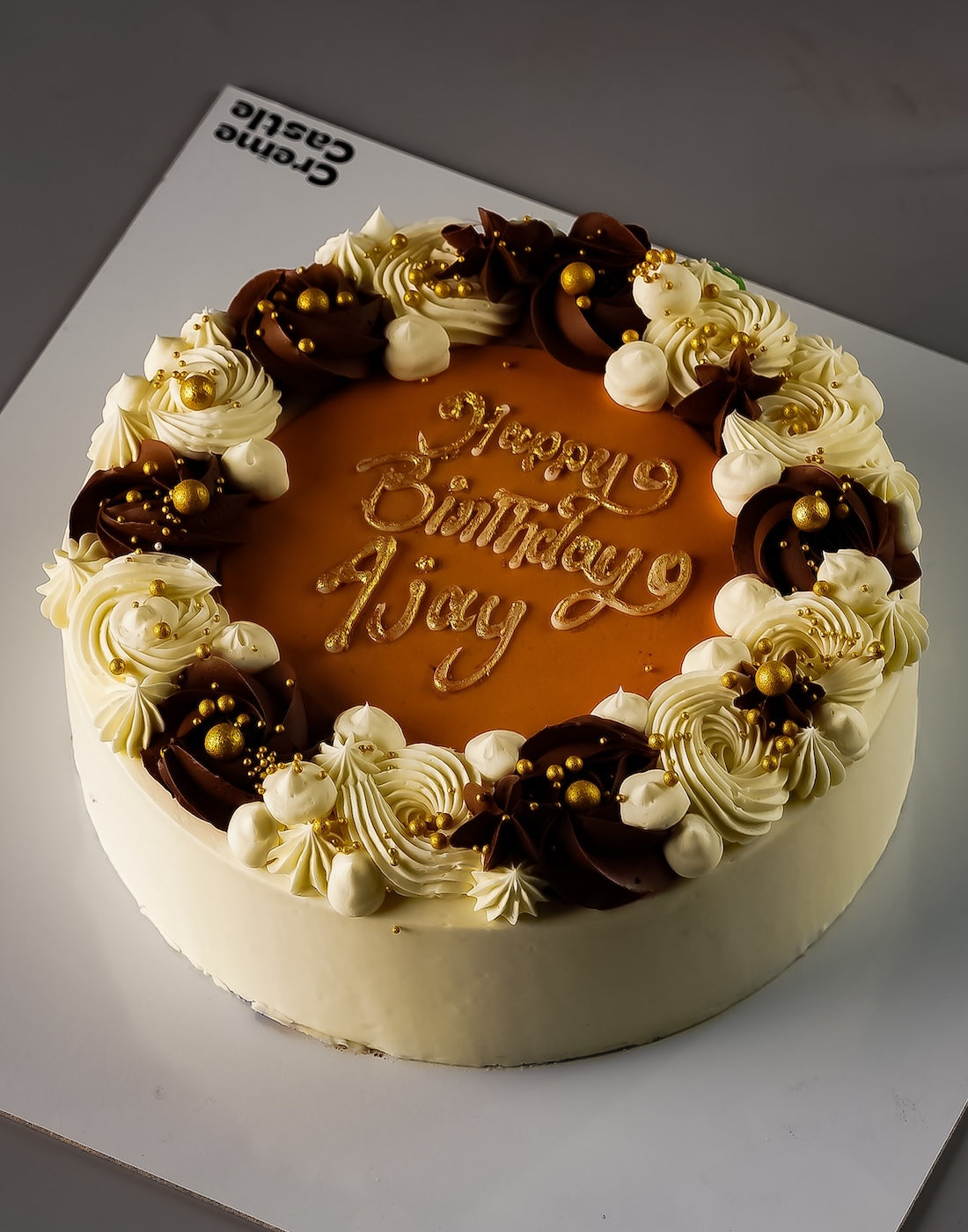 White Floral Minimal Cake