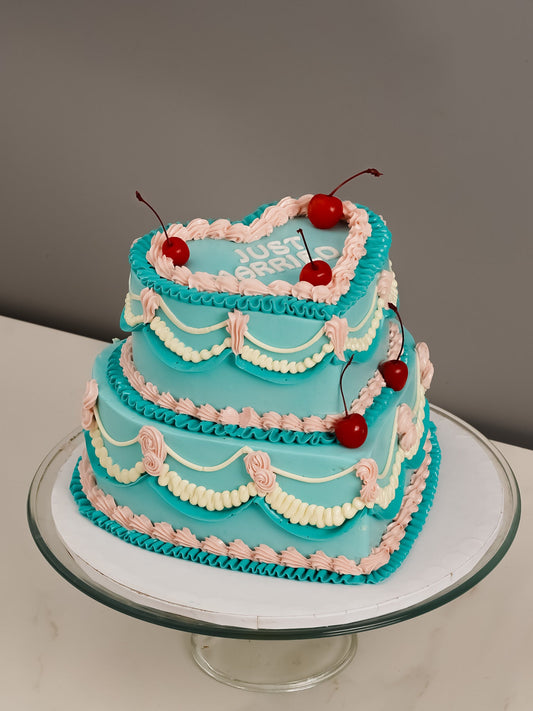 Vintage Vibes Wedding Cake