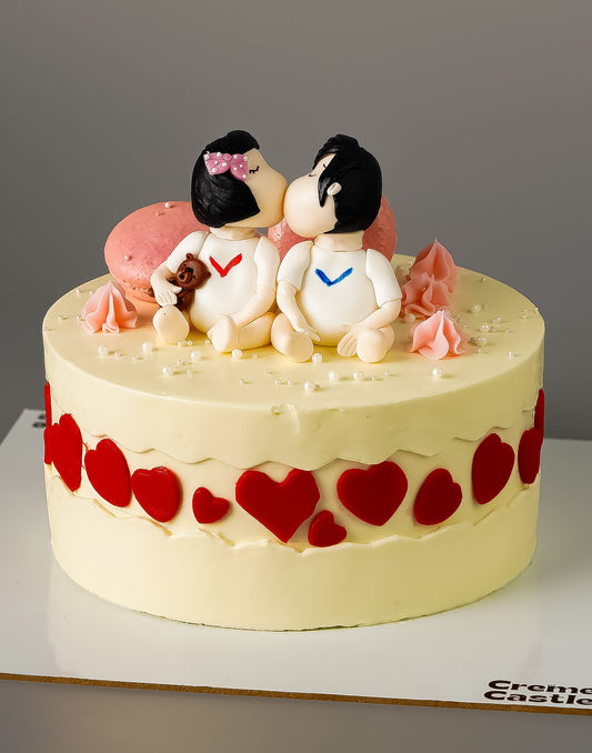 Couple Love Kiss Cake