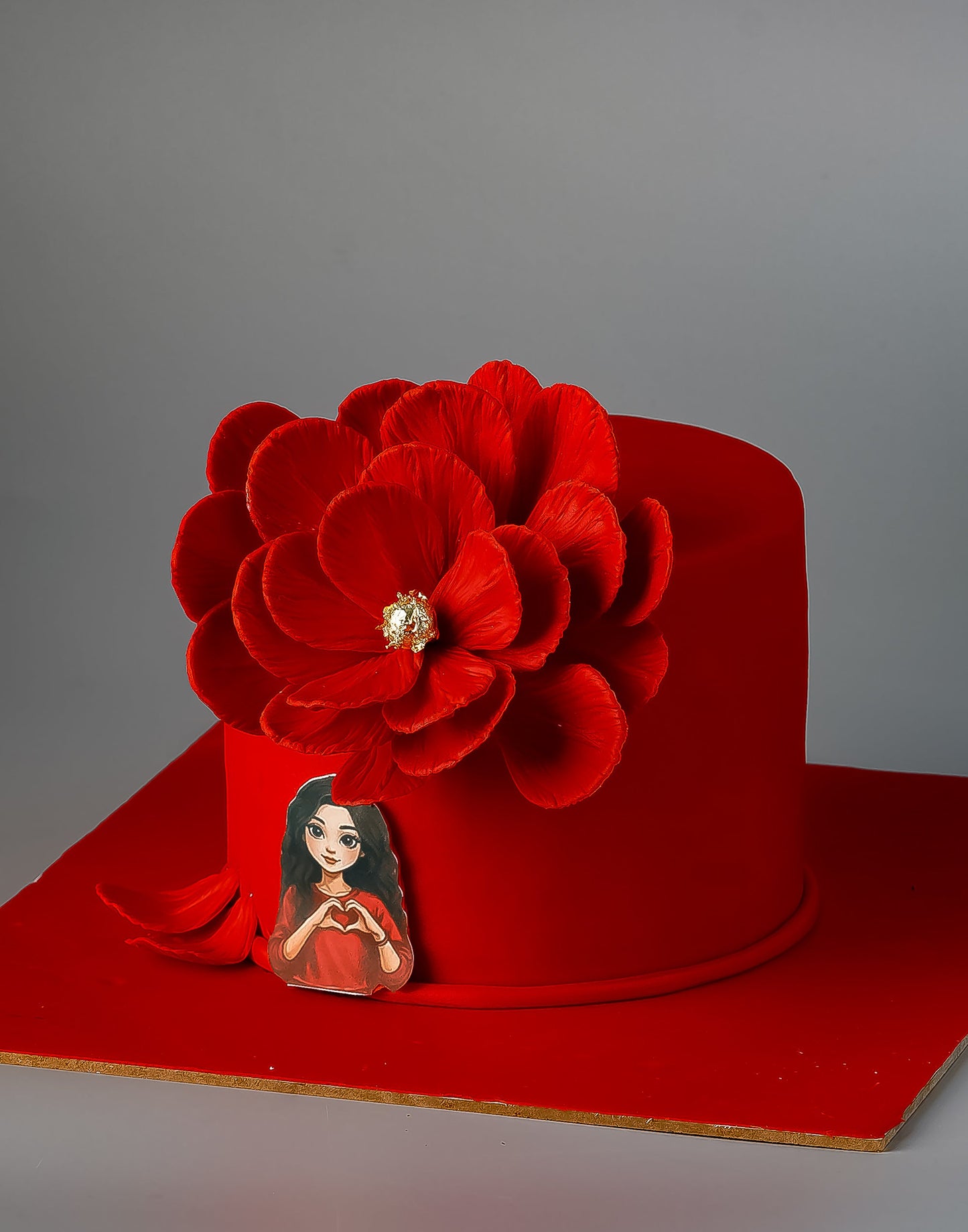 Red Floral Elegant Cake