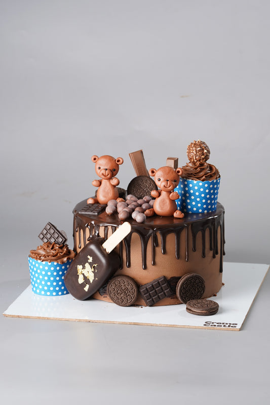 Chocolate Teddy Drip Cake