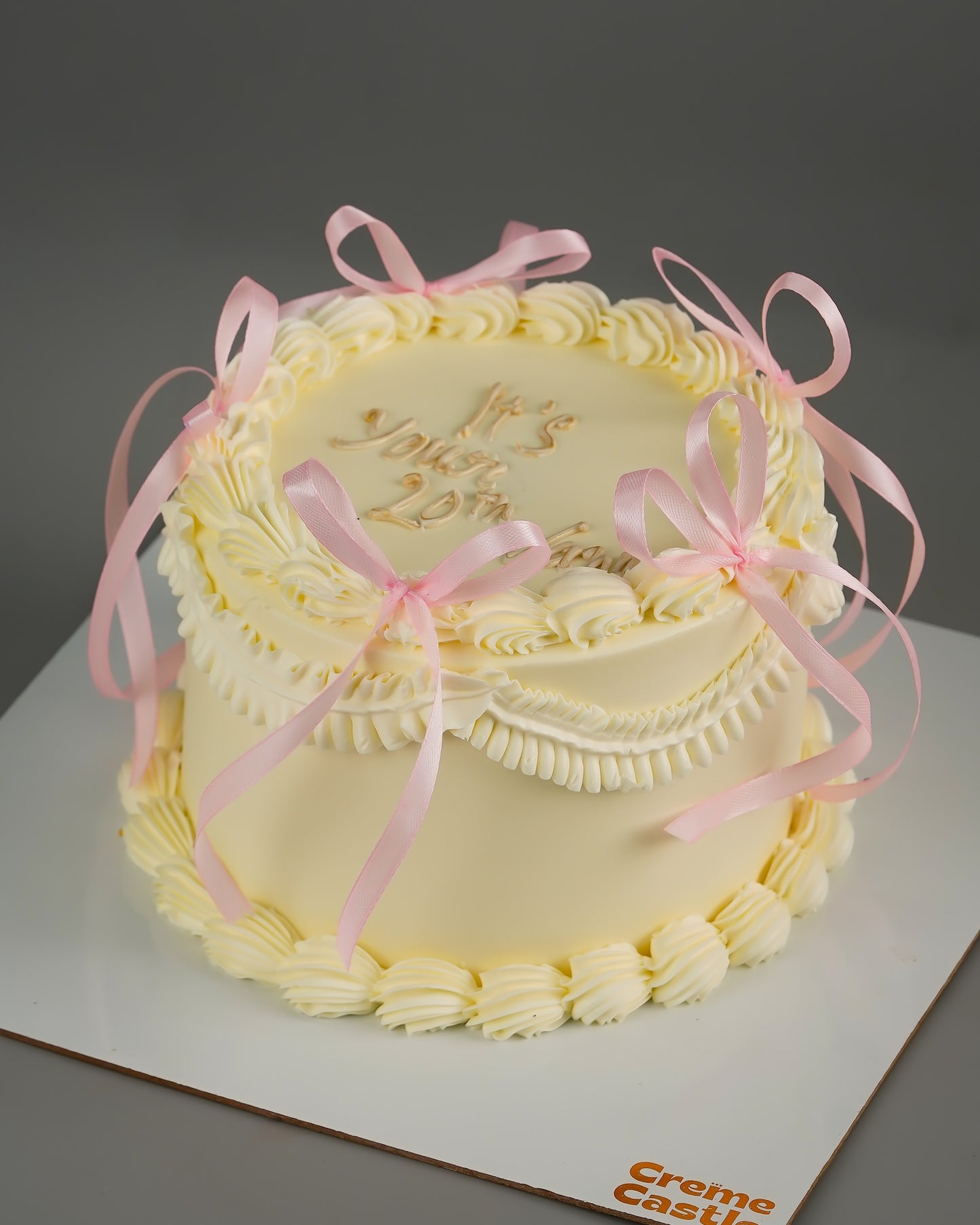 Vintage Ribbon Lambeth Cake