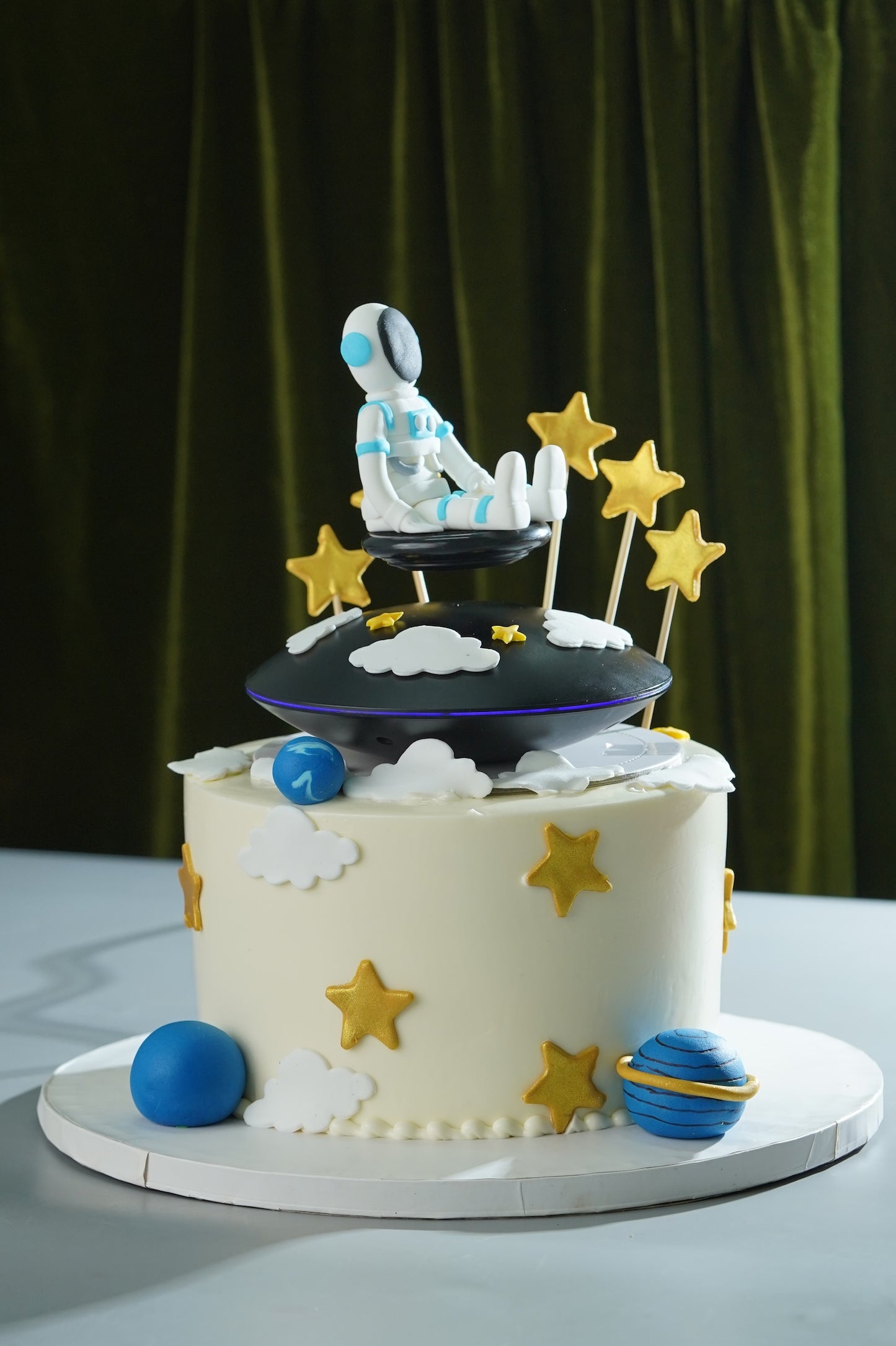 Astronaut and UFO Space Cake