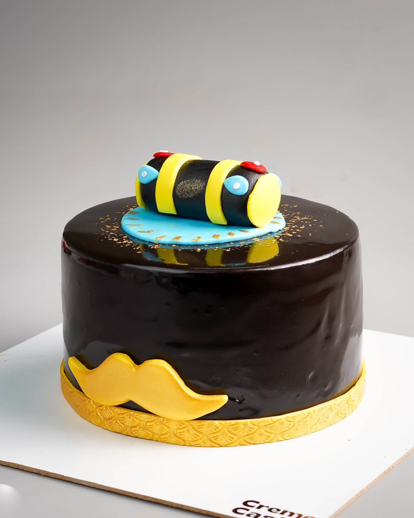 Bumble Bee Chocolate Glaze Cake