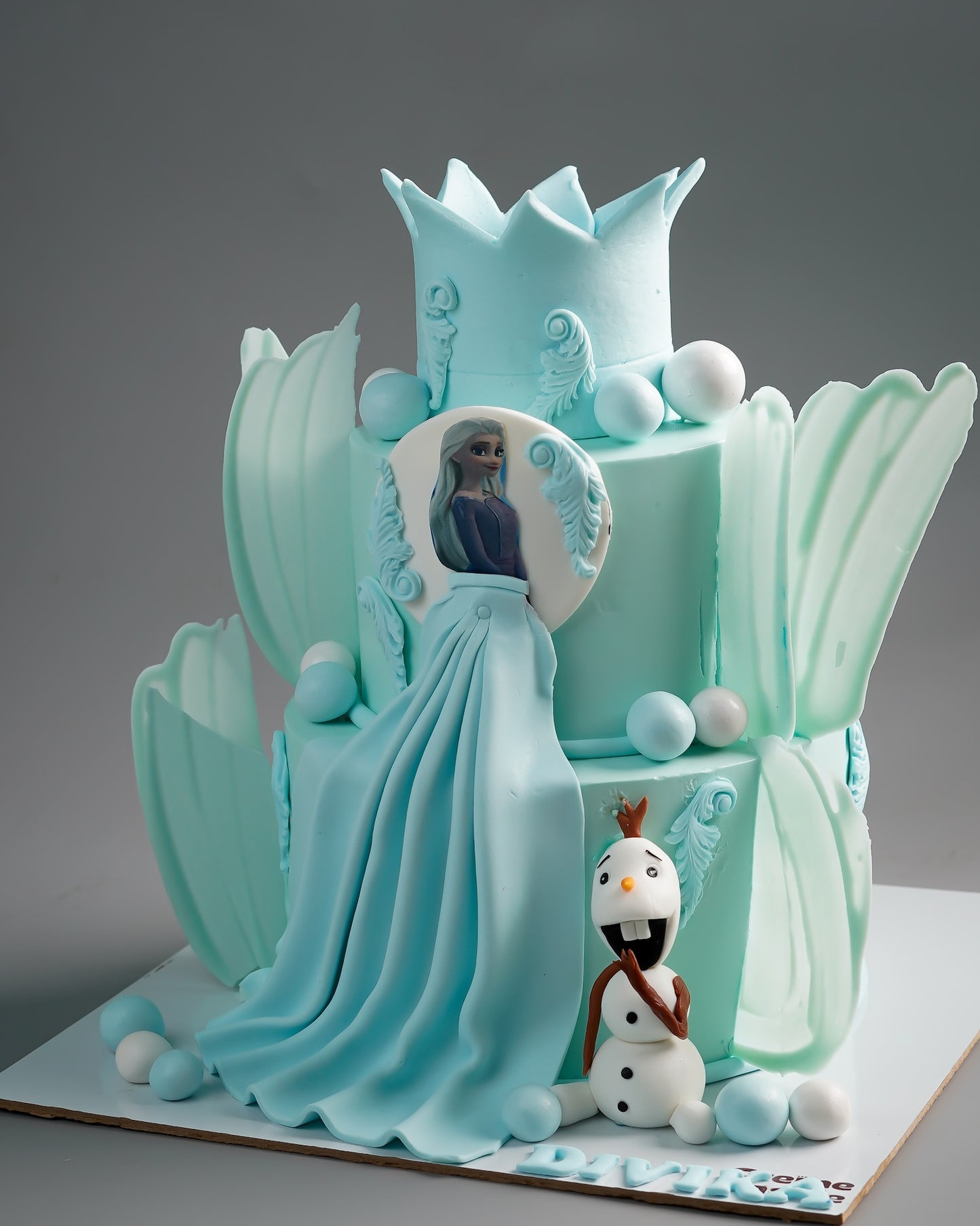 Silver Pearl Classic Birthday Cake