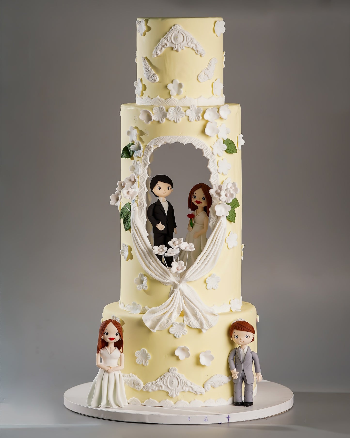 Bride and Groom Wedding Cake