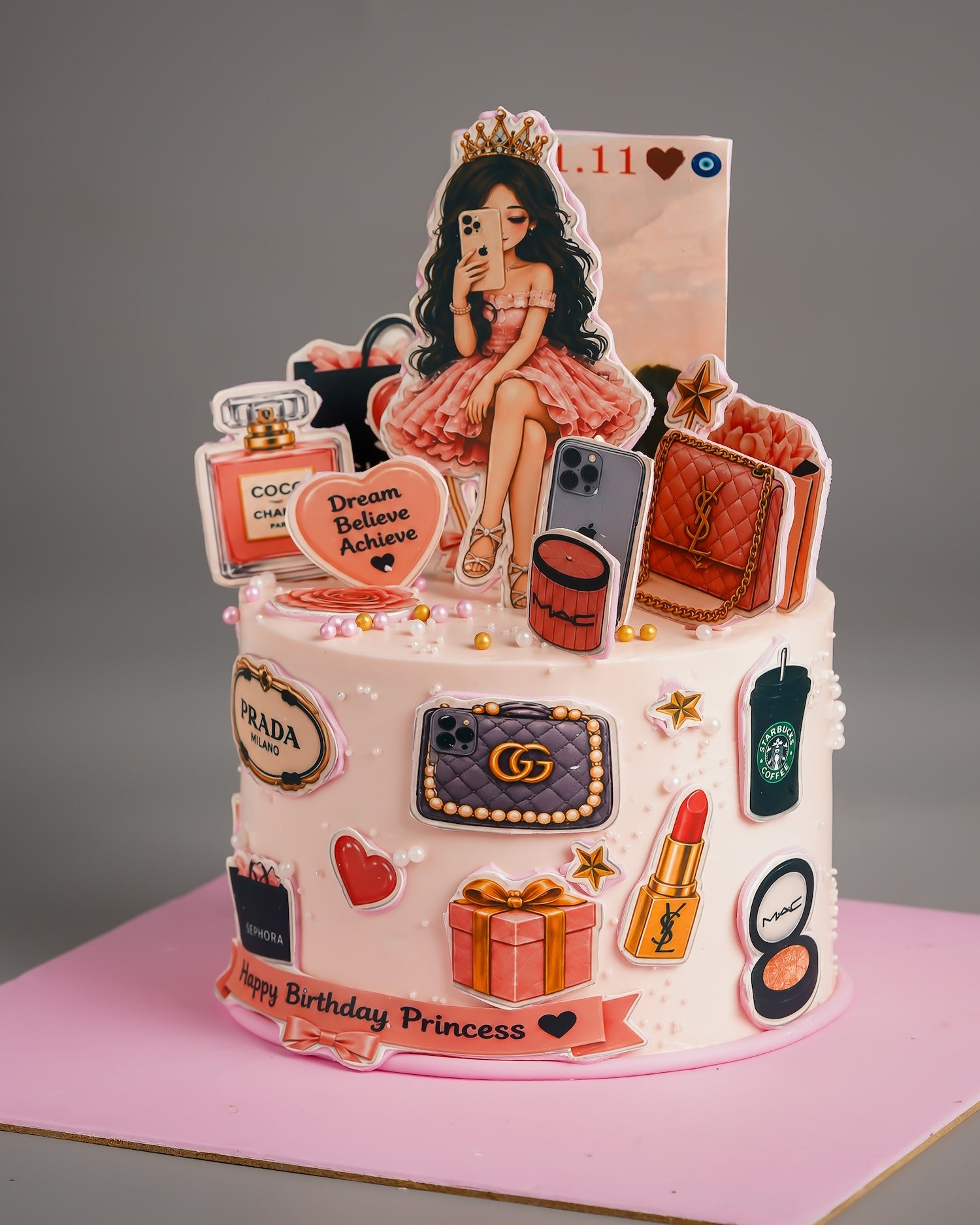 Fashion and Makeup Diva Cake