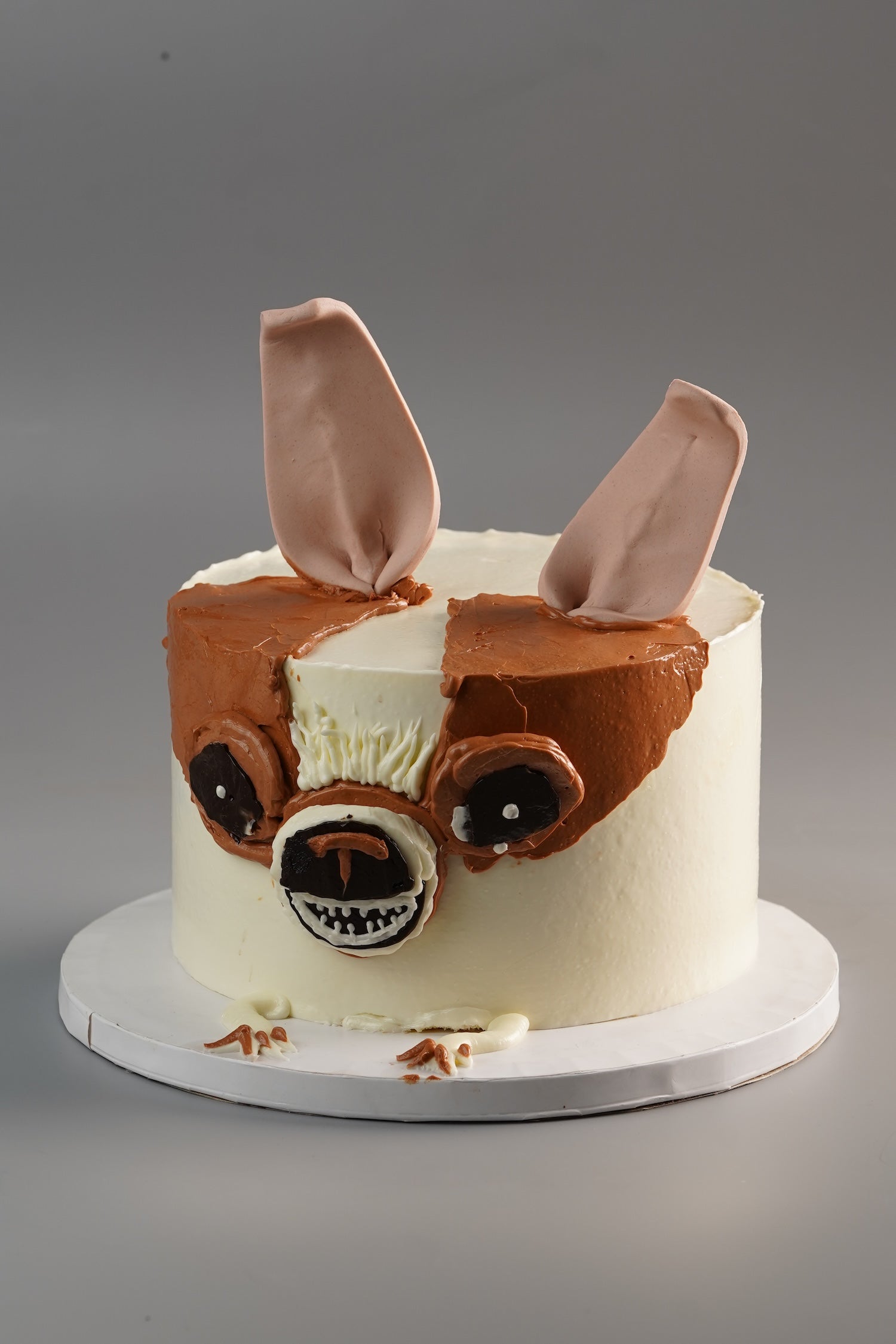 Puppy Face Buttercream Cake