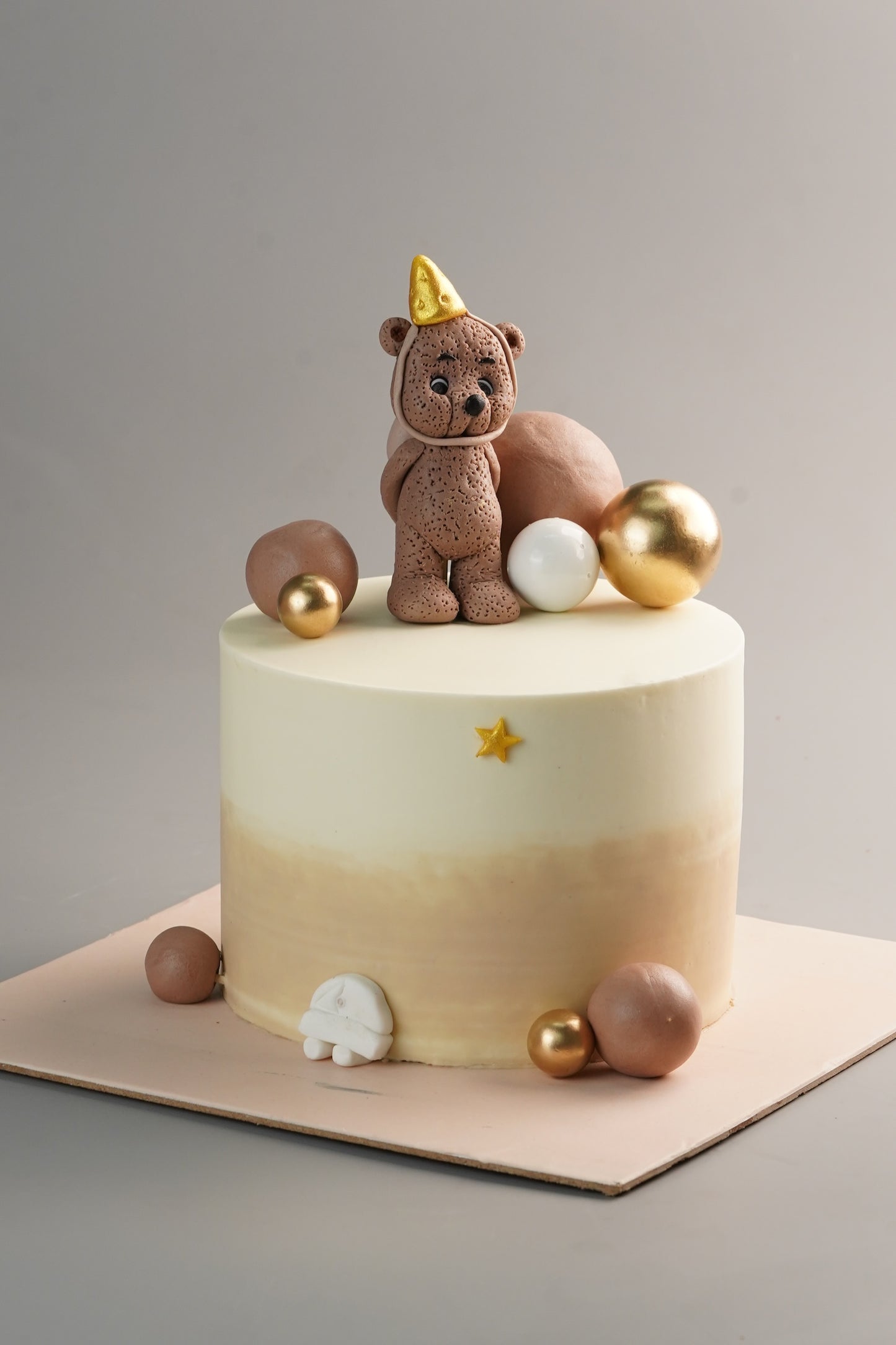 Party Hat Teddy Ombre Cake