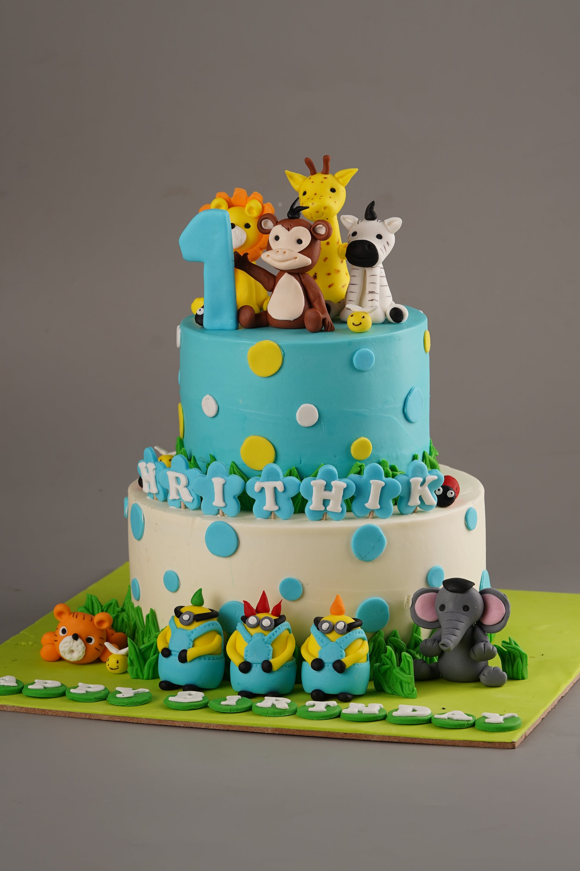 Jungle and Minion Tier Cake - Creme Castle