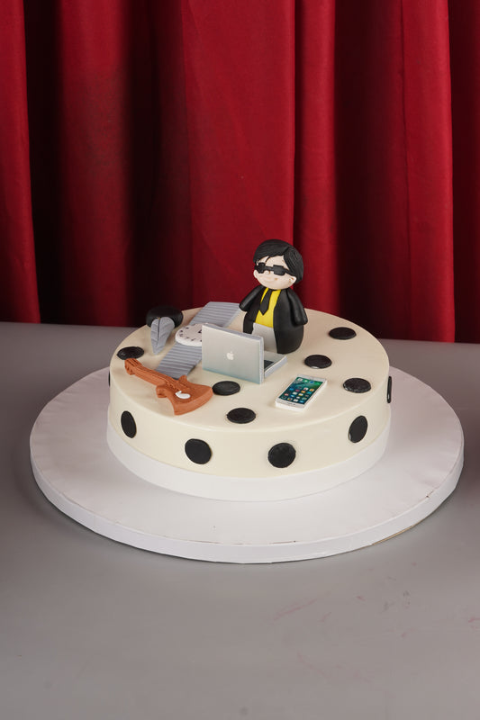 Workaholic Theme Cake | Creme Castle