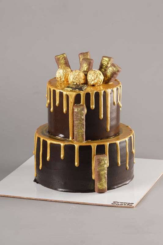 Golden Drip Design Cake - Creme Castle