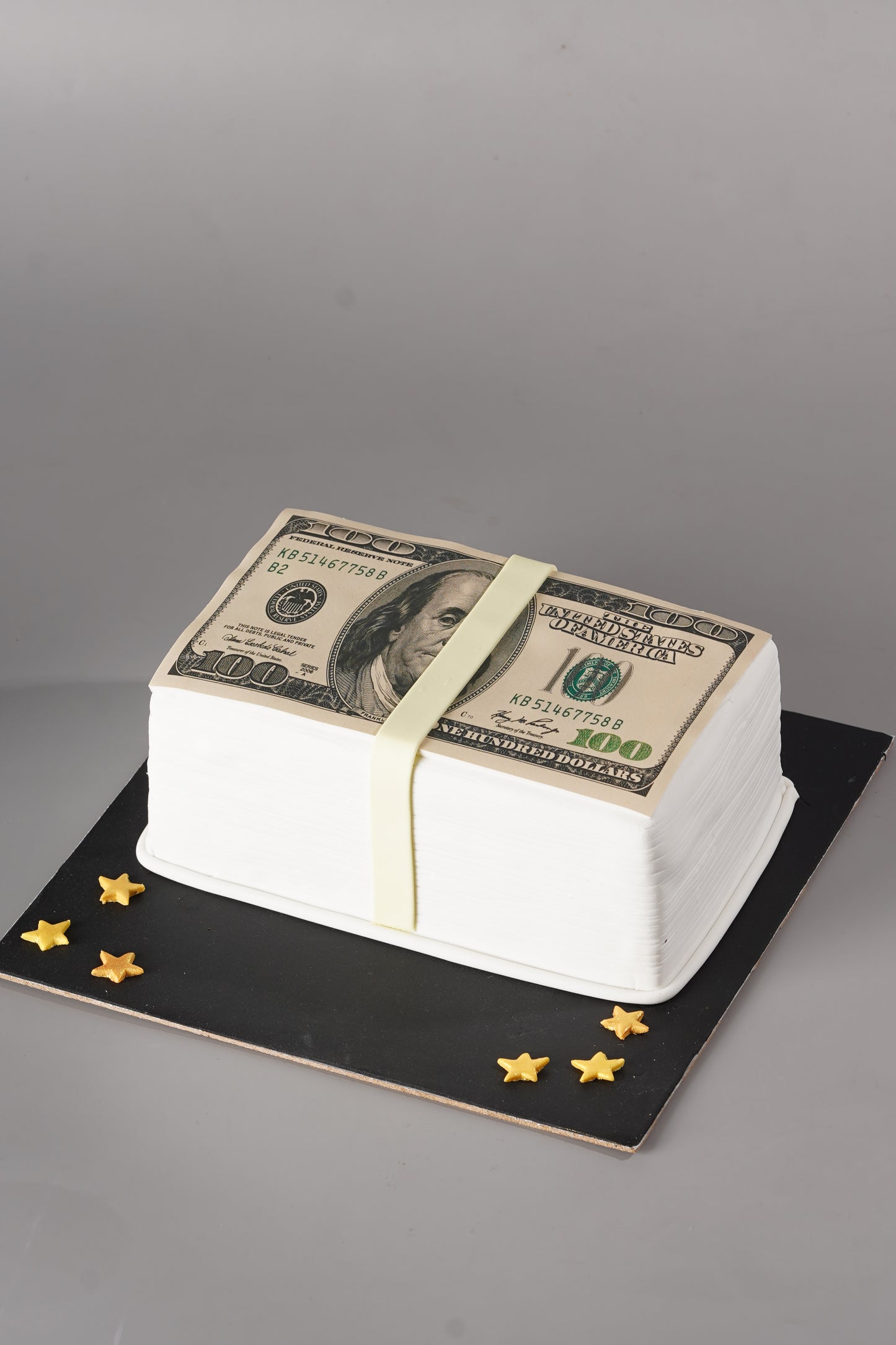 Dollar Bunch Design Cake - Creme Castle