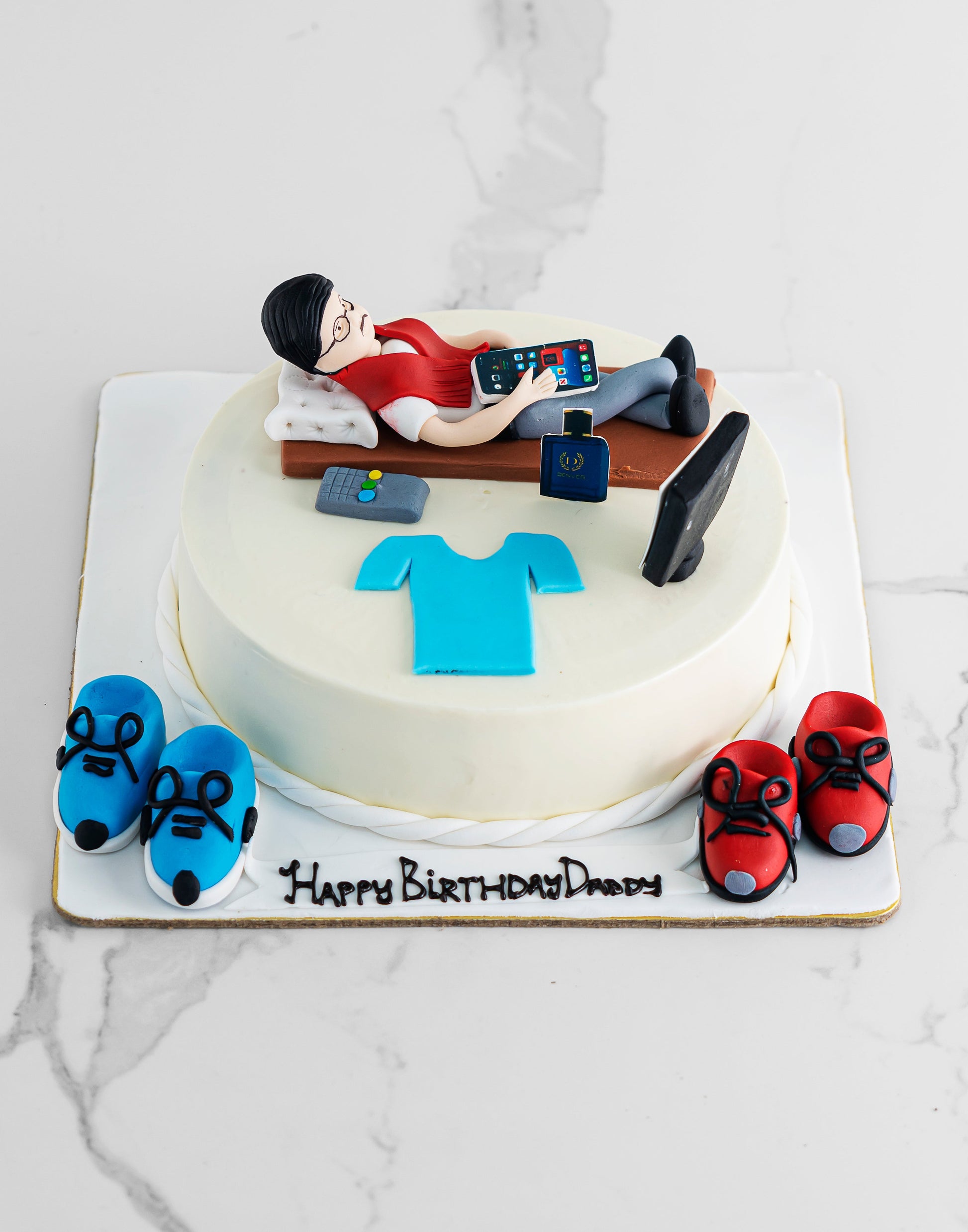 Customised Cake for Boyfriend's Birthdays, Anniversary – Creme Castle