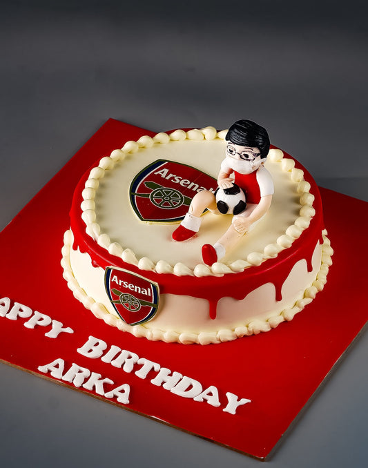 Footballer in the field Cake - Creme Castle