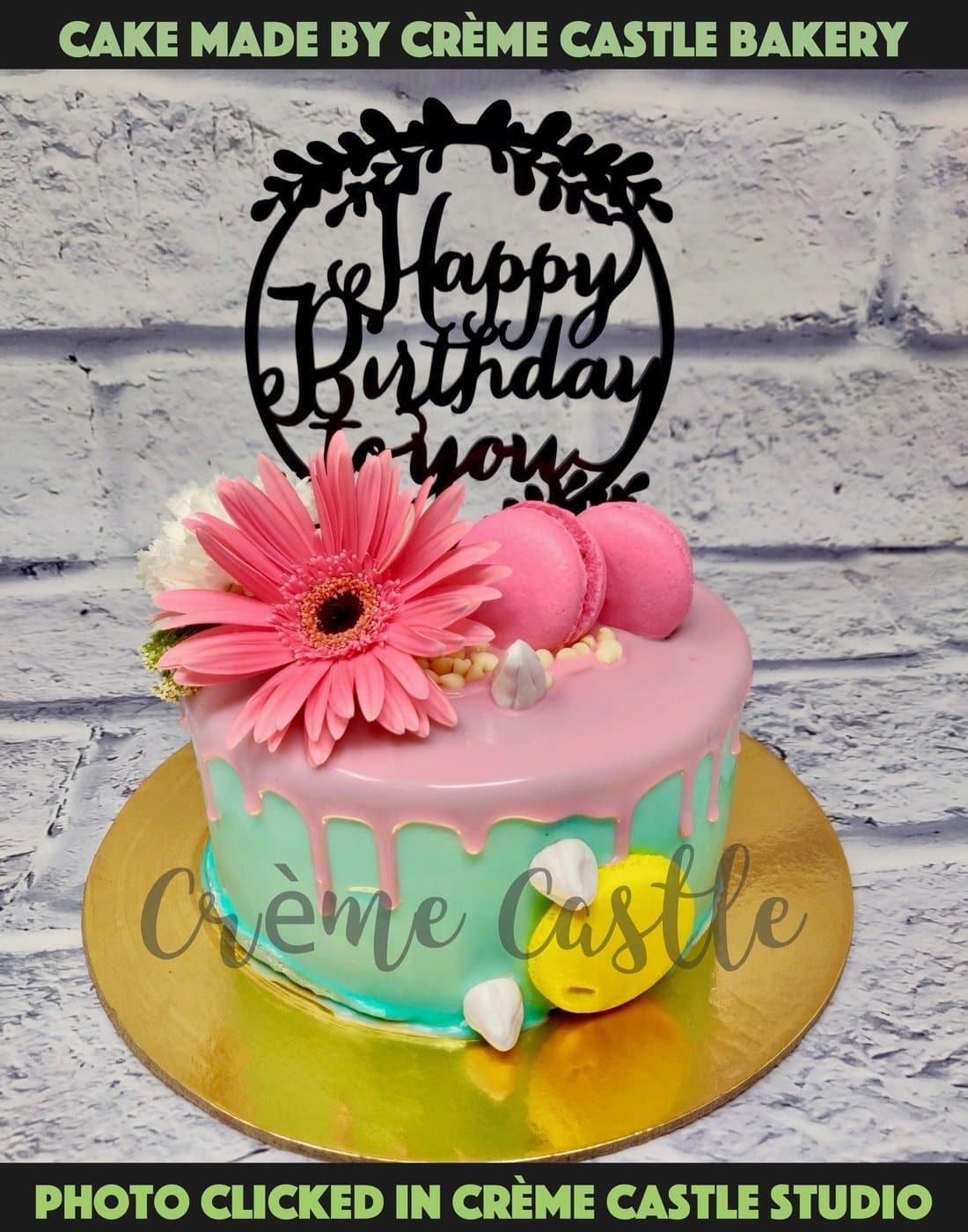 Pink flower drip cake - Creme Castle
