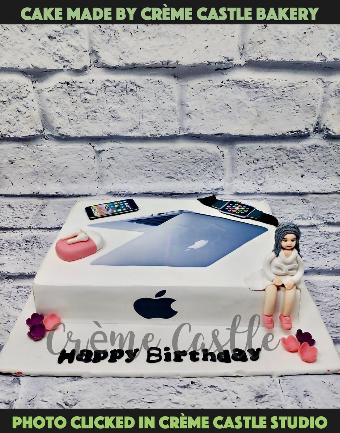 Apple Fangirl Cake - Creme Castle